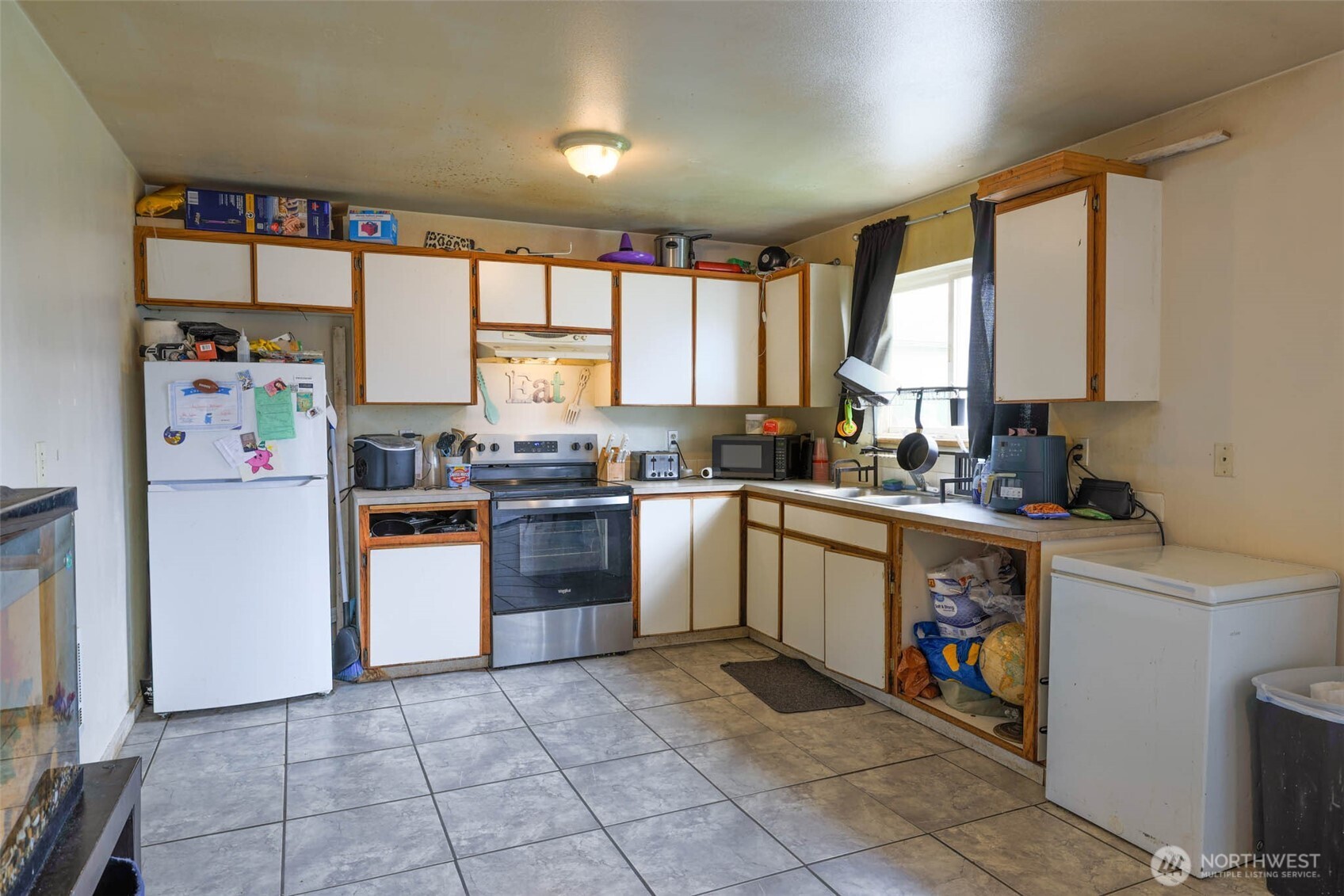 605 N Montesano Street Property Photo 26