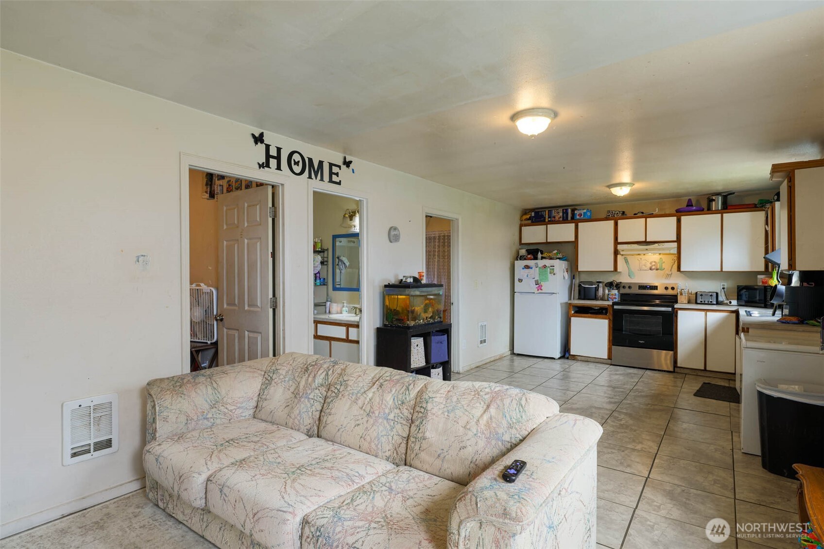 605 N Montesano Street Property Photo 28