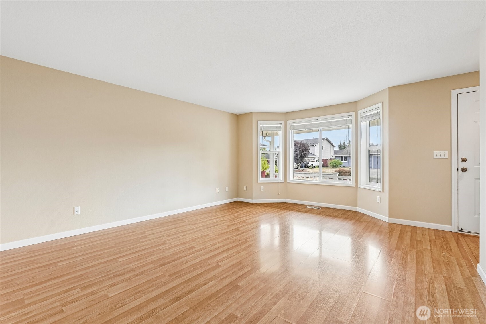 308 Se 9th Street Property Photo 5