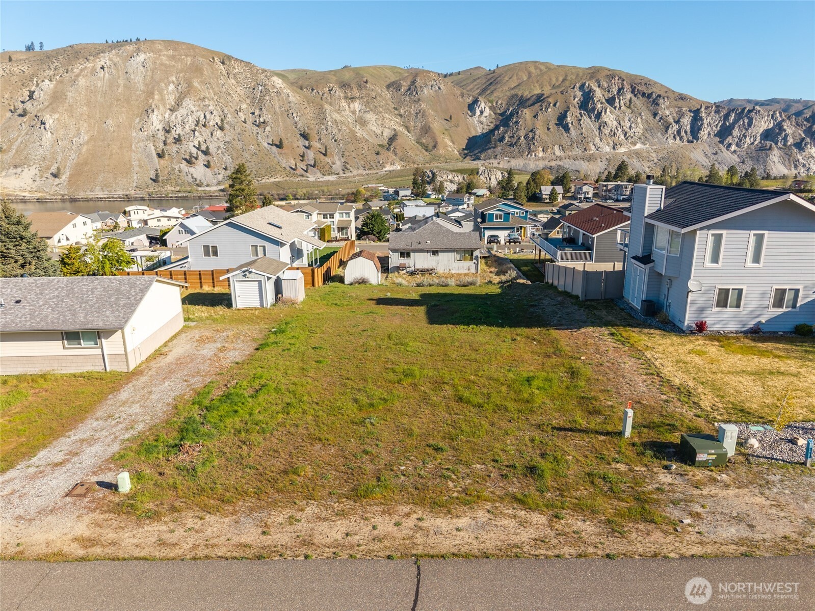 185 E Entiat Drive Property Photo 2