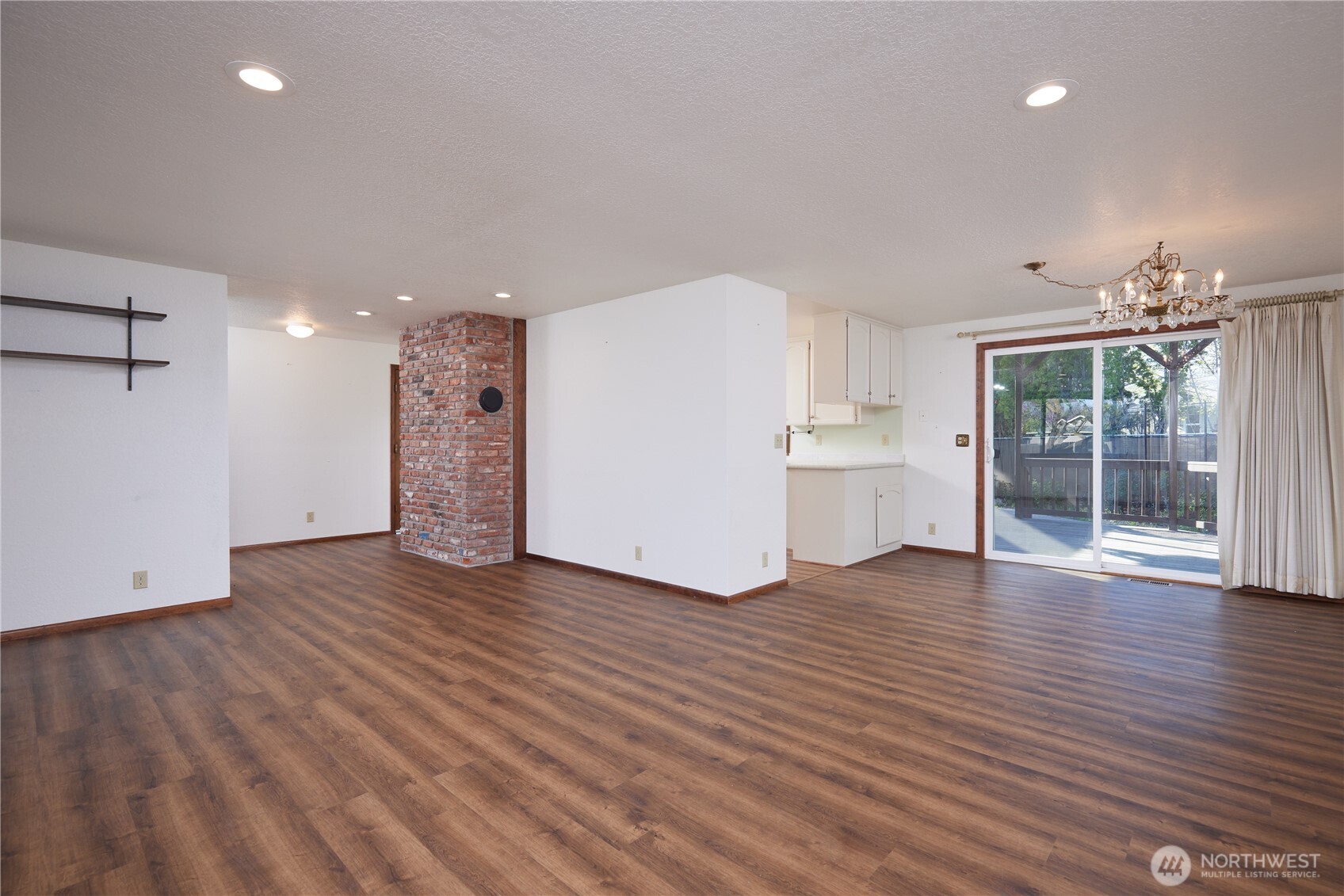 863 Dow Drive Property Photo 5
