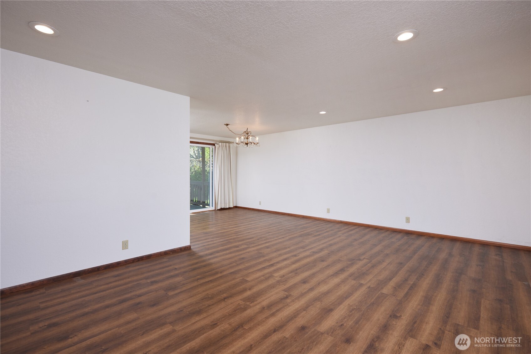 863 Dow Drive Property Photo 8
