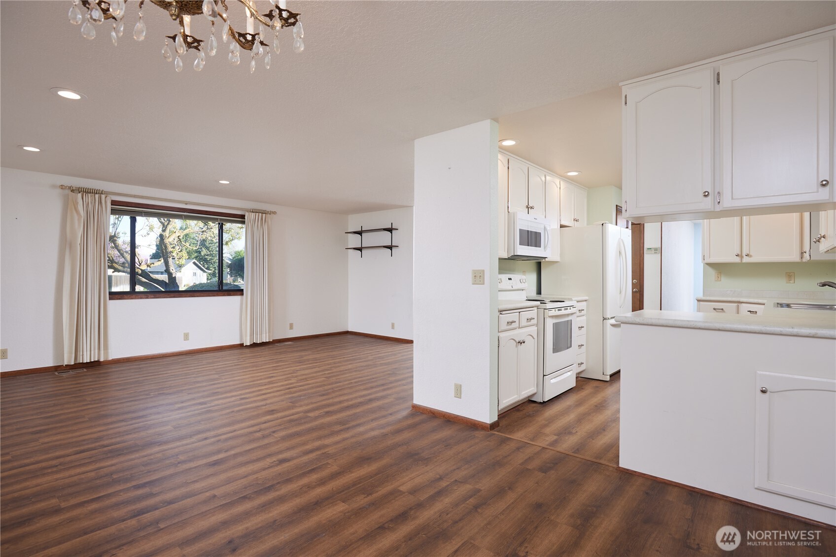 863 Dow Drive Property Photo 10