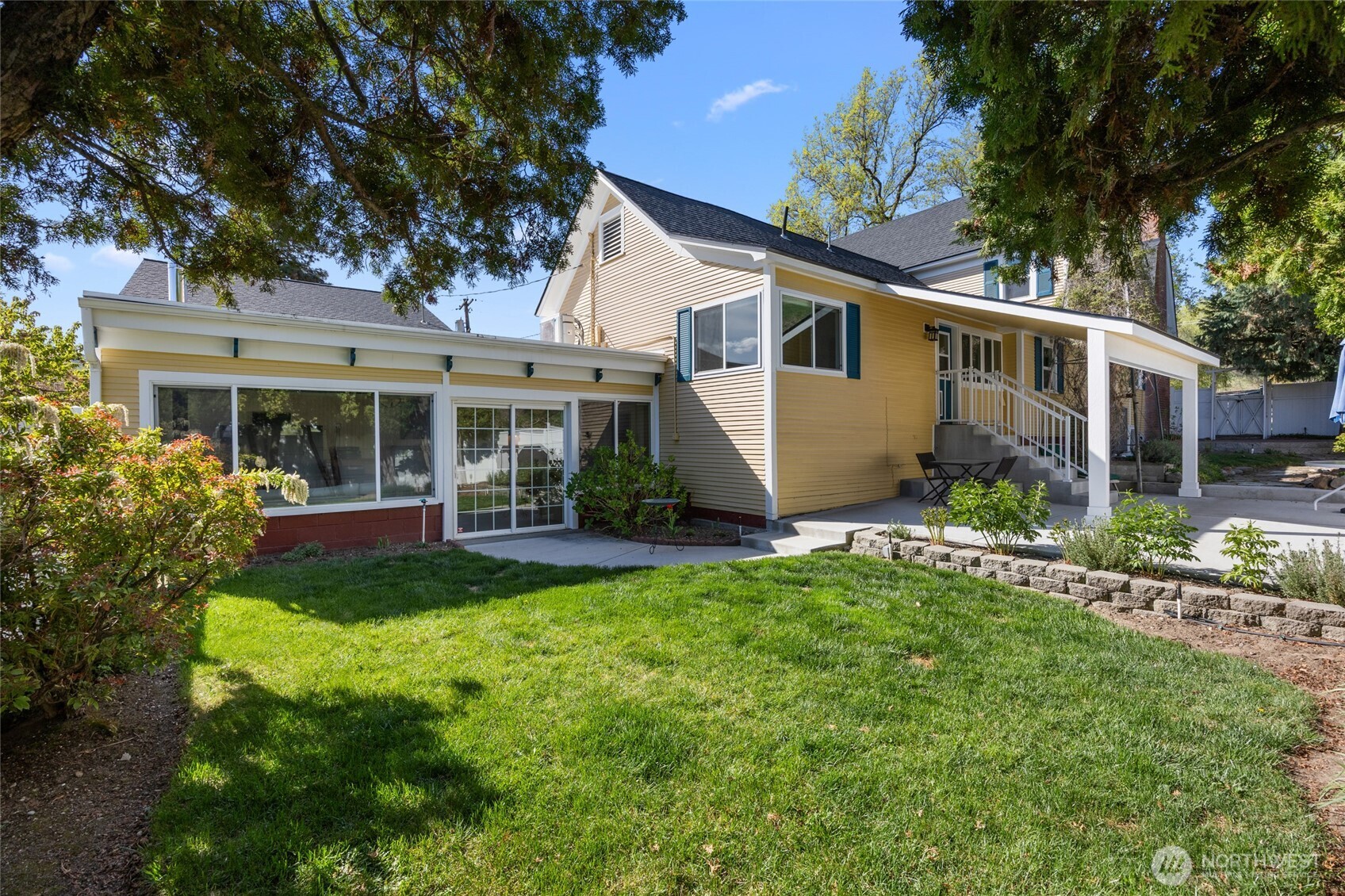 529 Lower Sunnyslope Road Property Photo 32