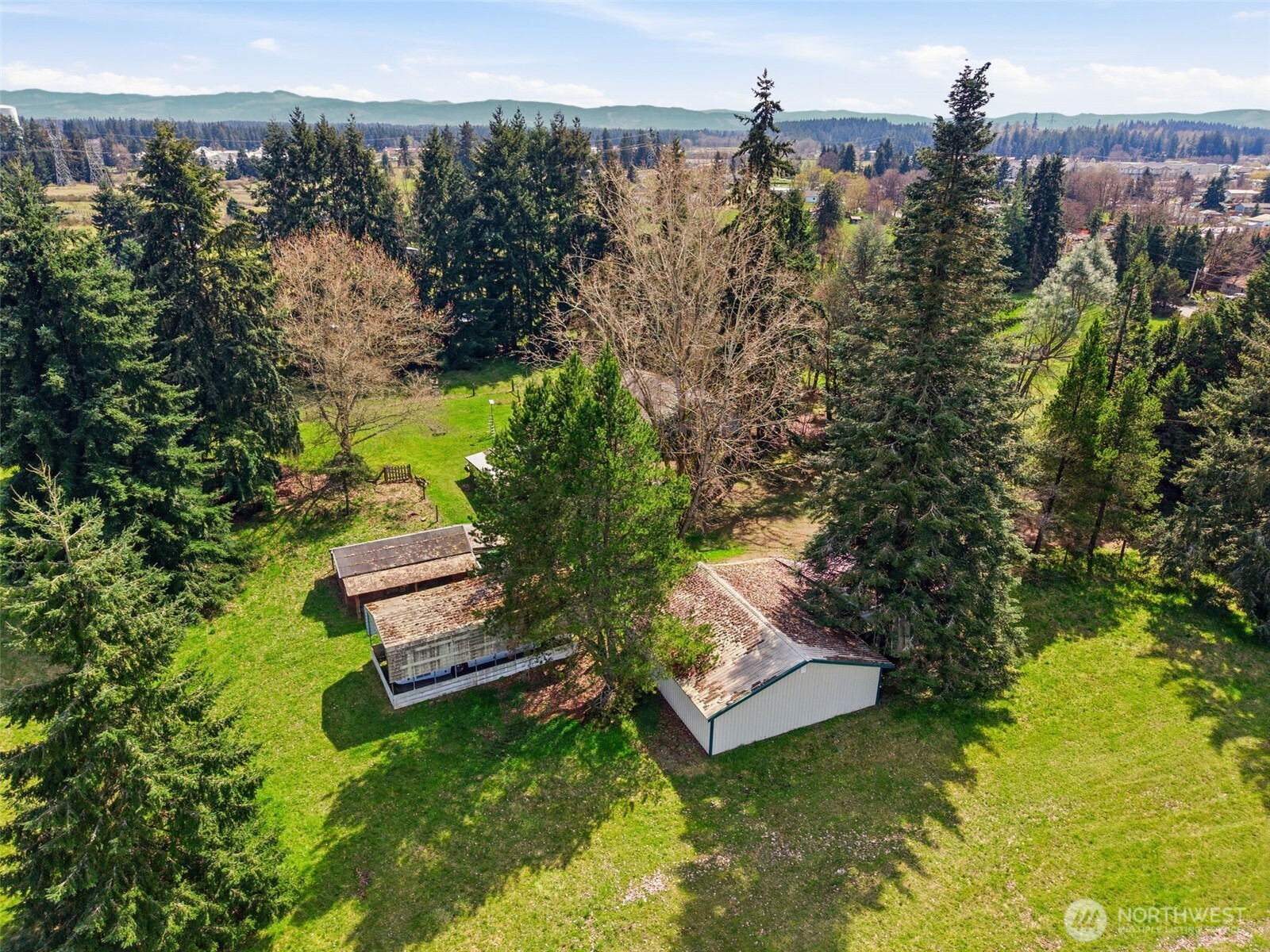 10022 Grove Road Property Photo 12