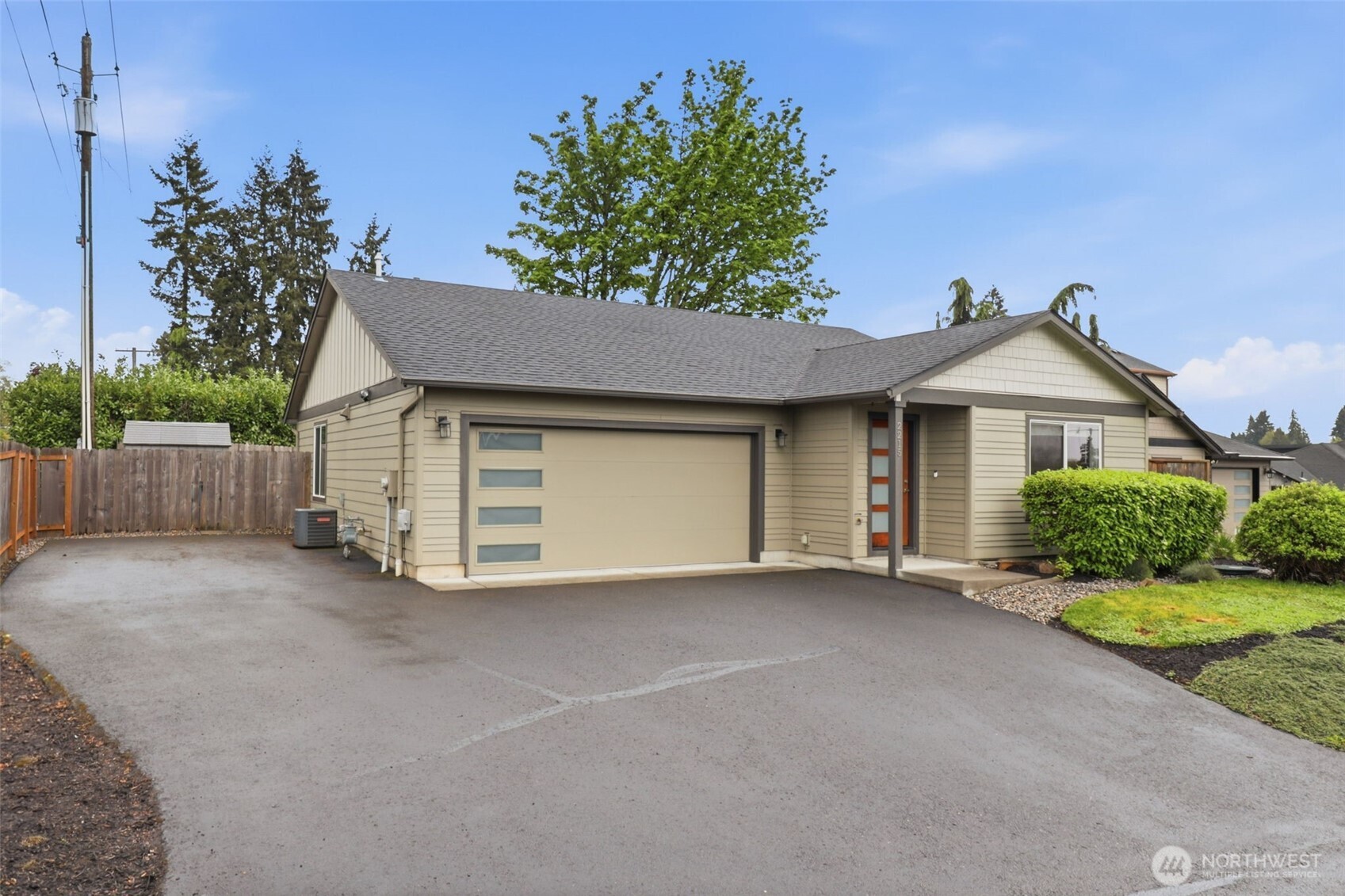 2215 Ne 88th Street Property Photo 2
