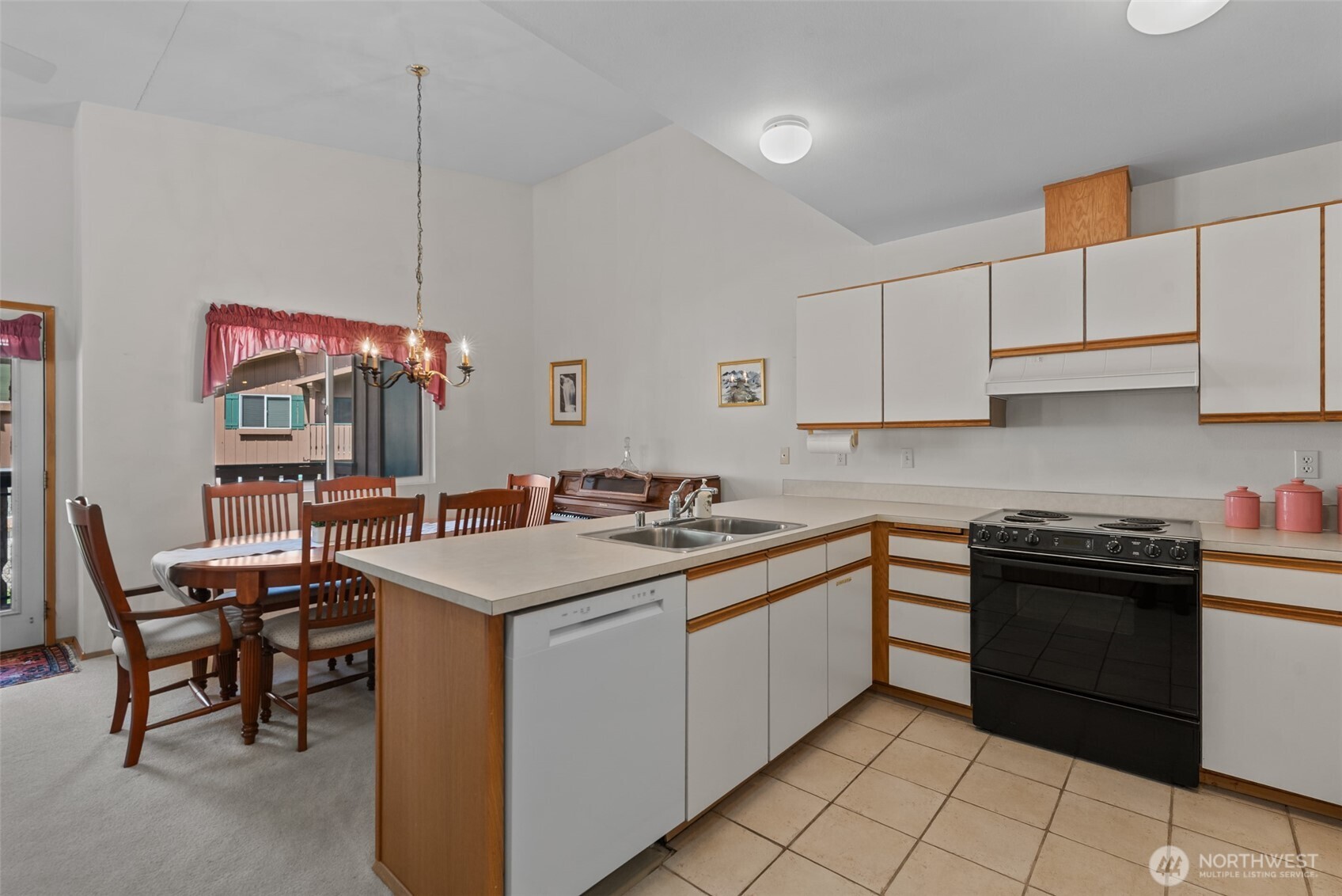480 Alpine Place L3 Property Photo 7