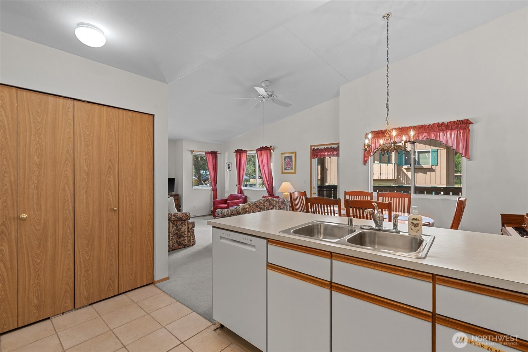 480 Alpine Place L3 Property Photo 10