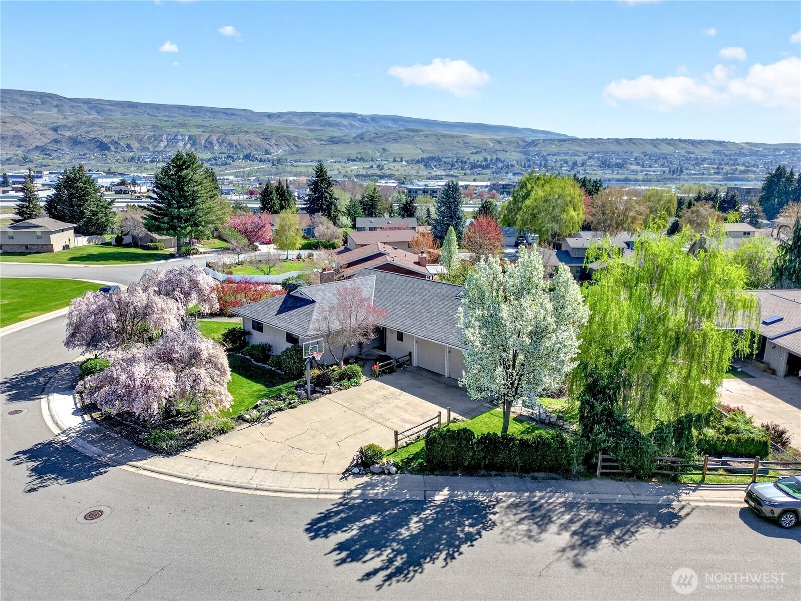 2629 Lemaister Avenue Property Photo 1