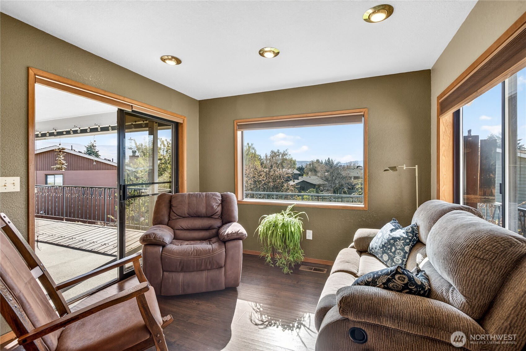 2629 Lemaister Avenue Property Photo 14