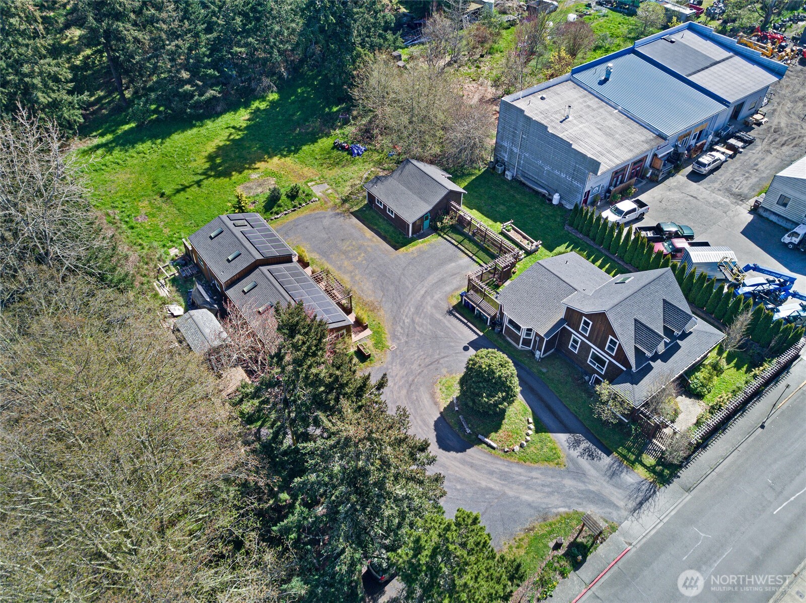 326 Carter Street Property Photo 5