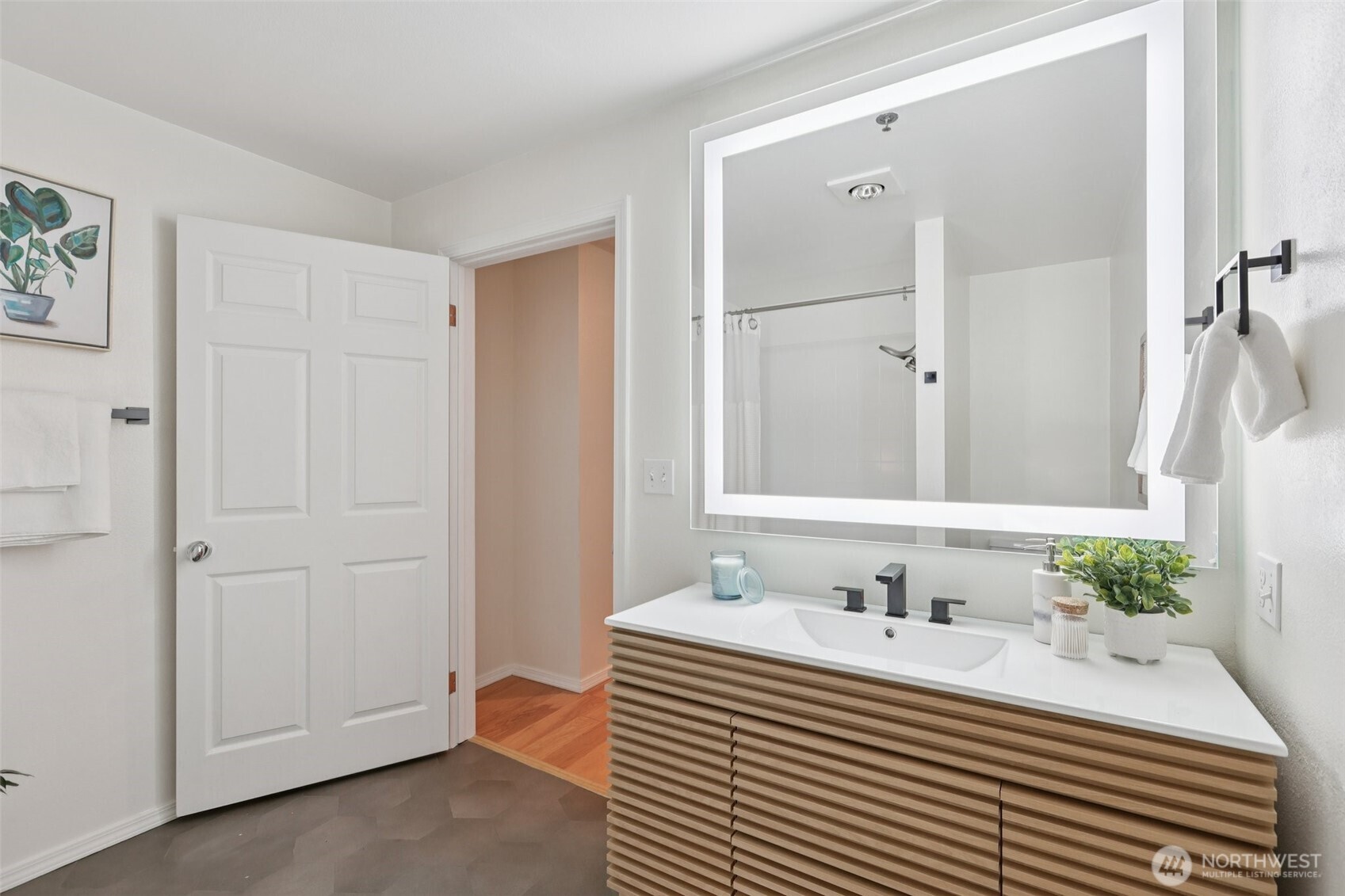 526 1st Avenue 405 Property Photo 11