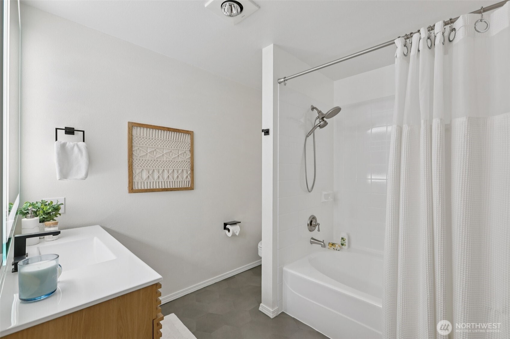 526 1st Avenue 405 Property Photo 12
