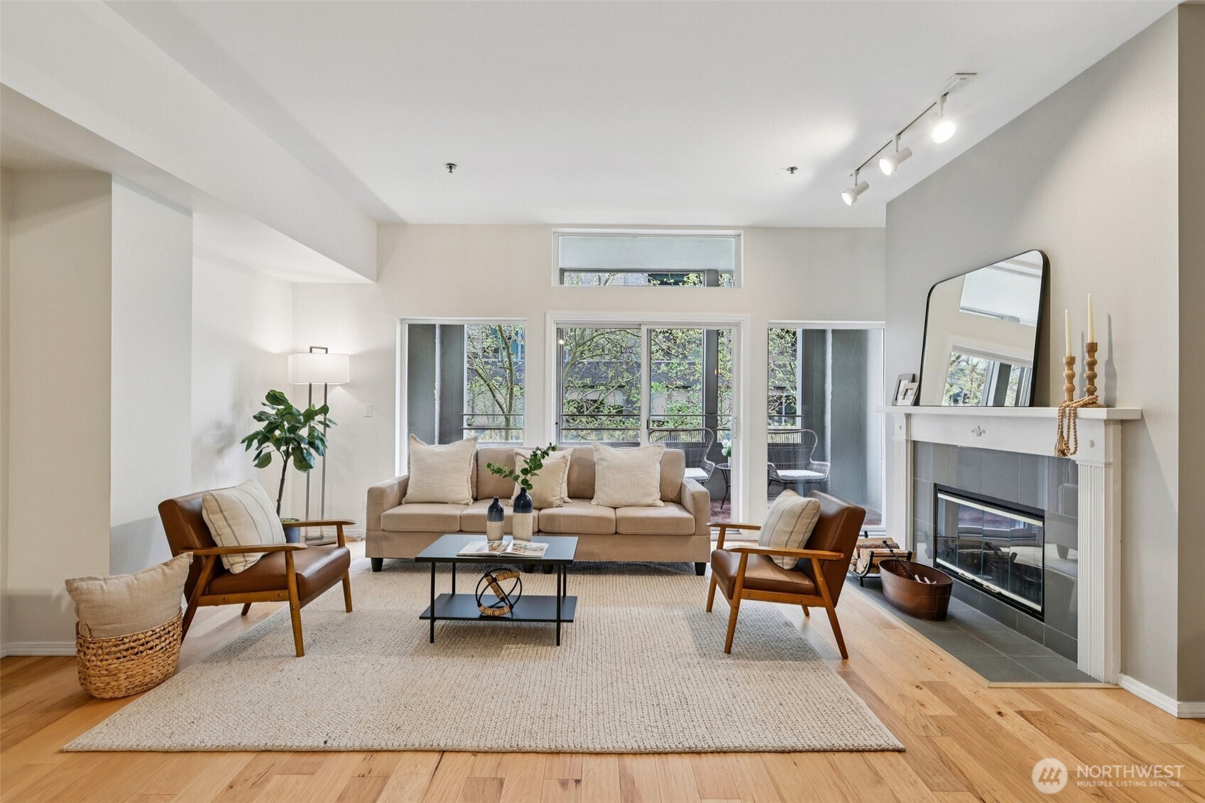 526 1st Avenue 405 Property Photo 17