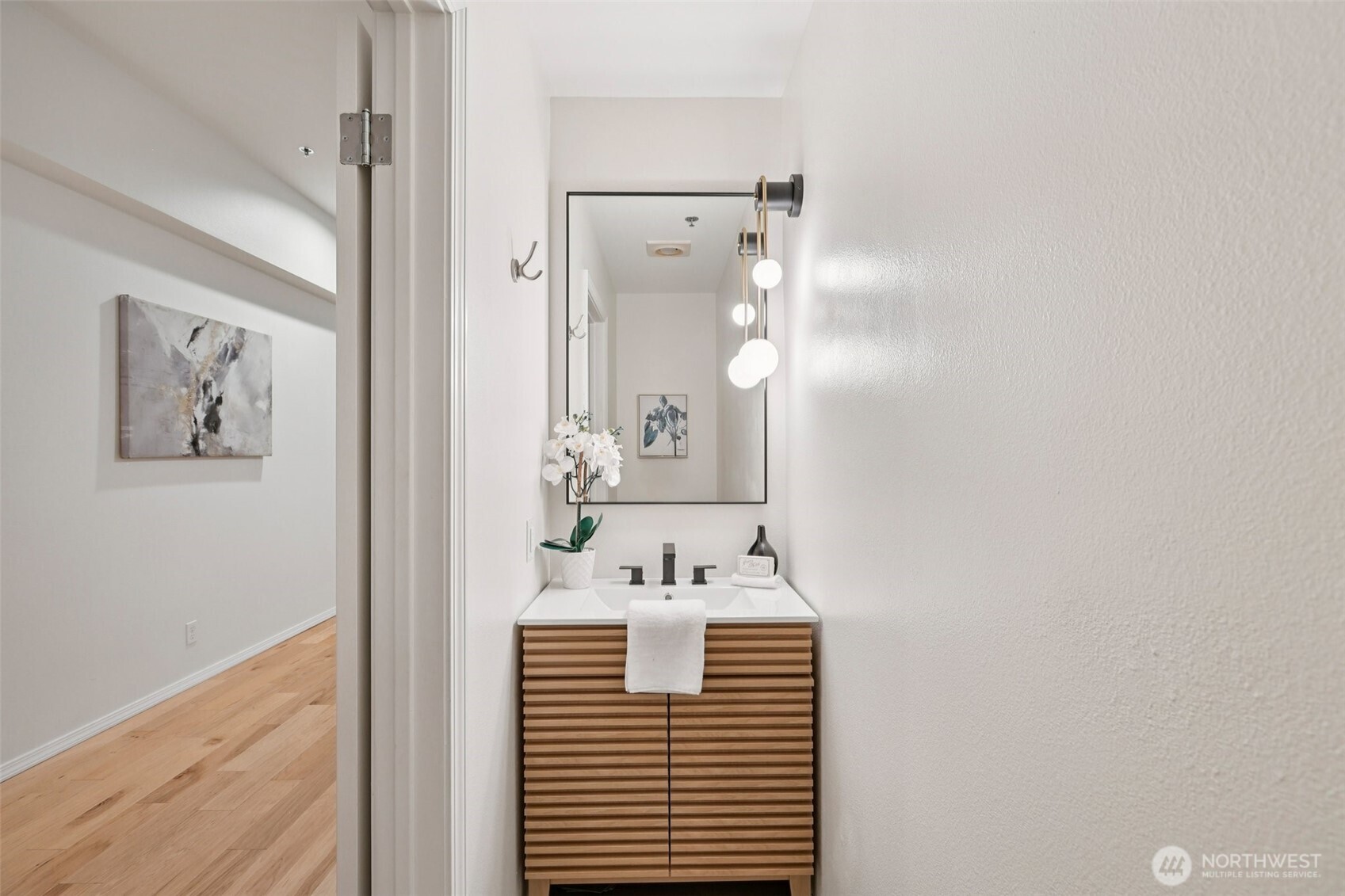 526 1st Avenue 405 Property Photo 24