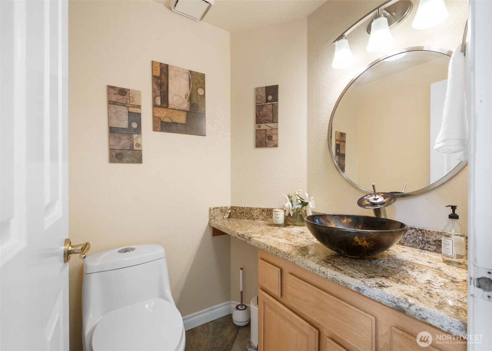 5802 Troon Avenue Property Photo 7