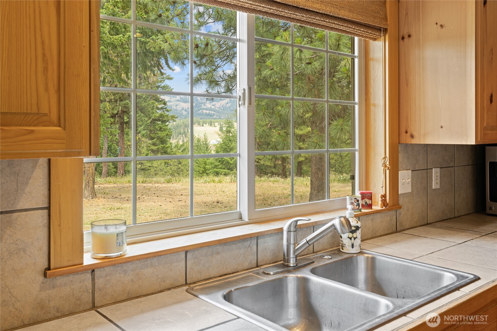960 Forest Grove Property Photo 12