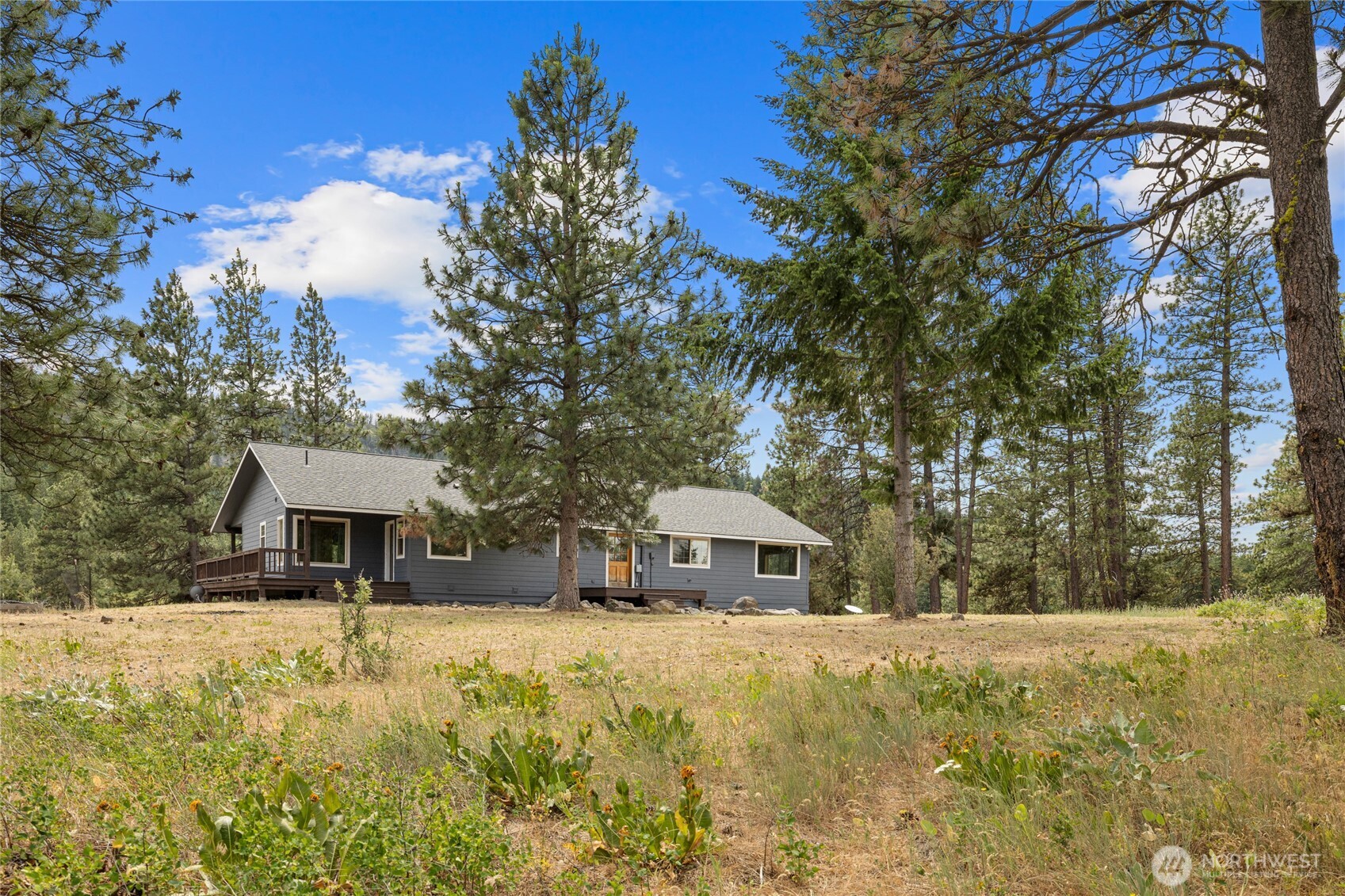 960 Forest Grove Property Photo 32