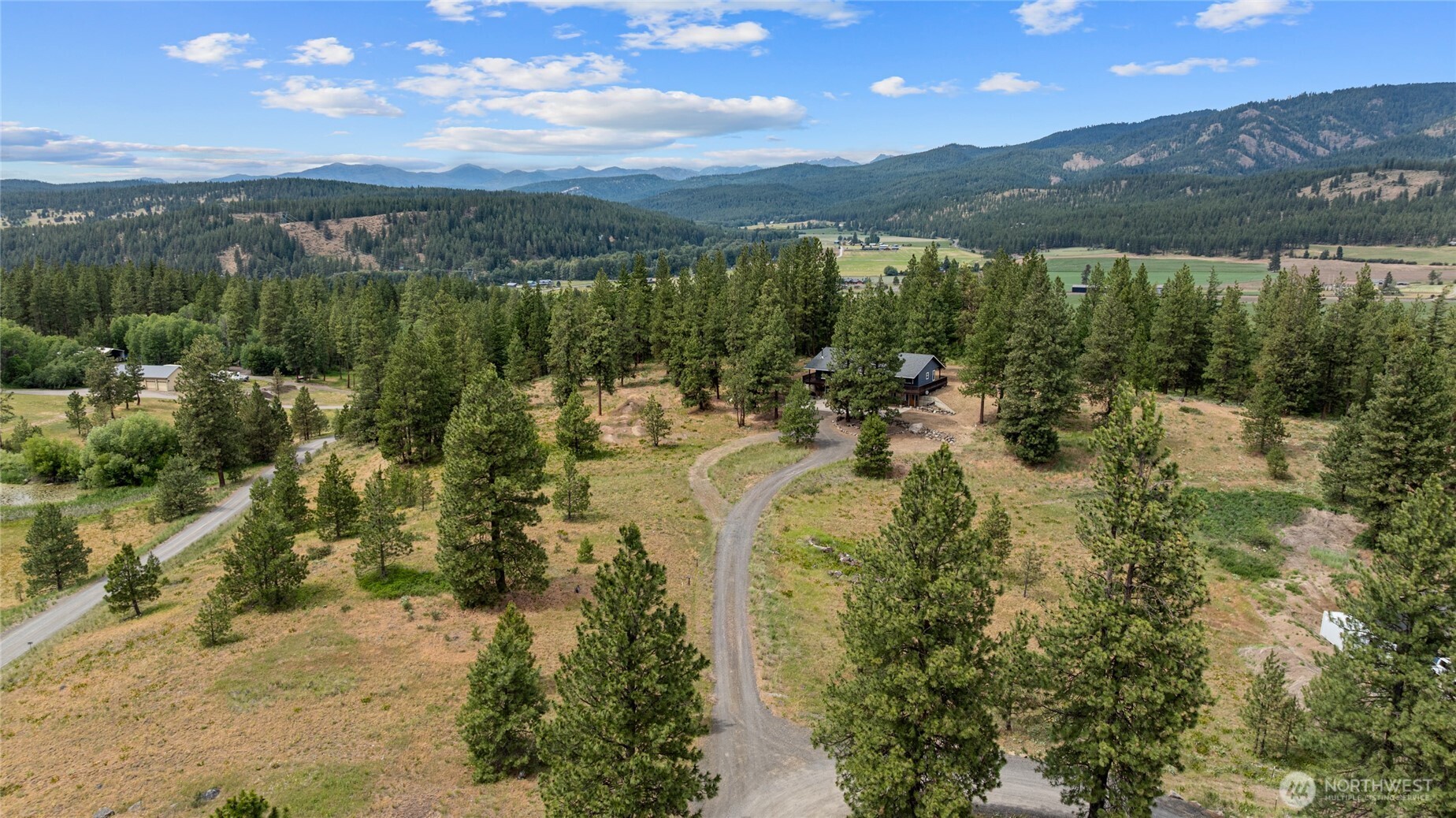 960 Forest Grove Property Photo 35