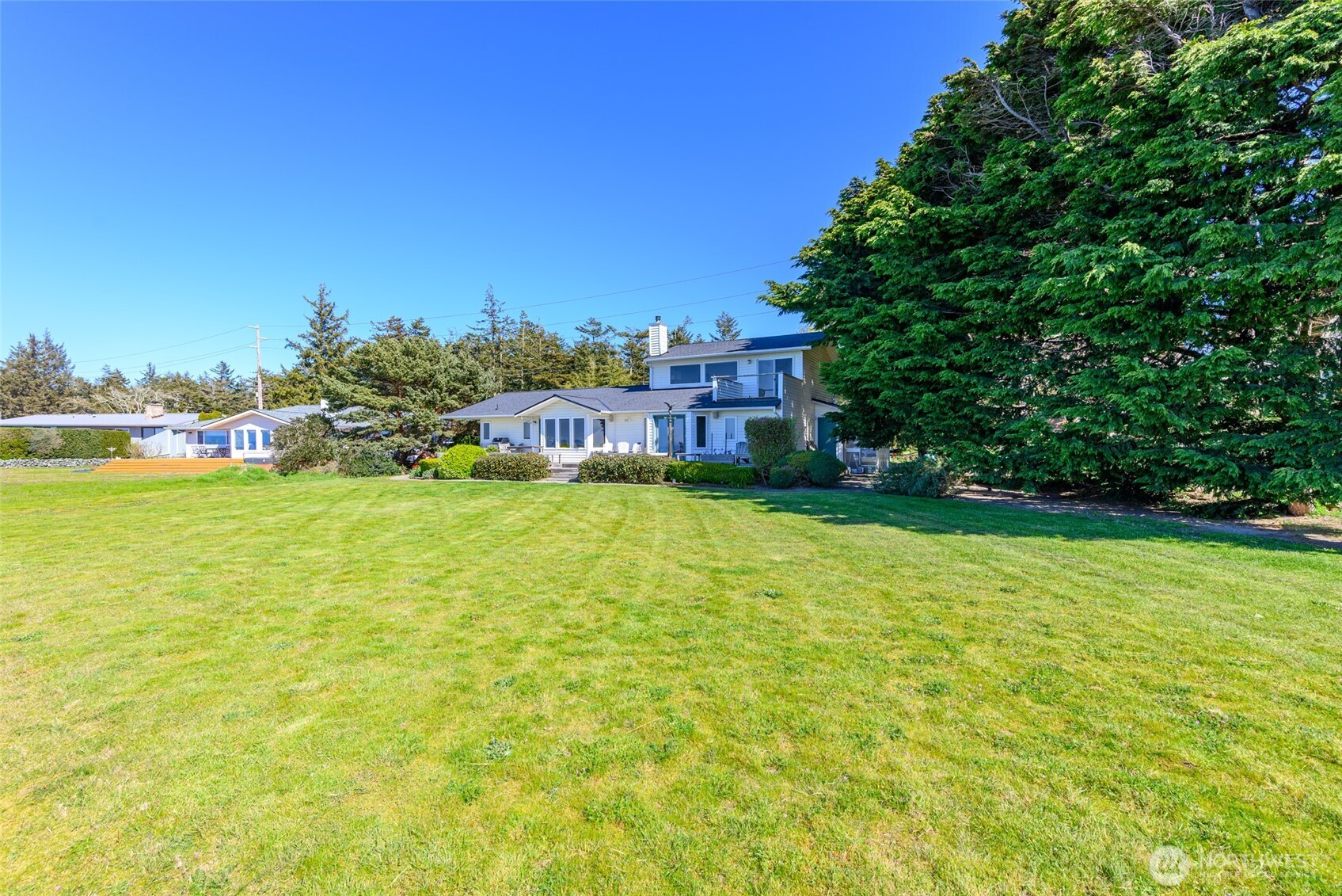 1889 West Beach Road Property Photo 9