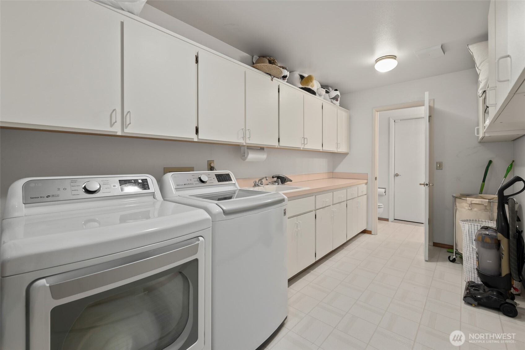 1889 West Beach Road Property Photo 18
