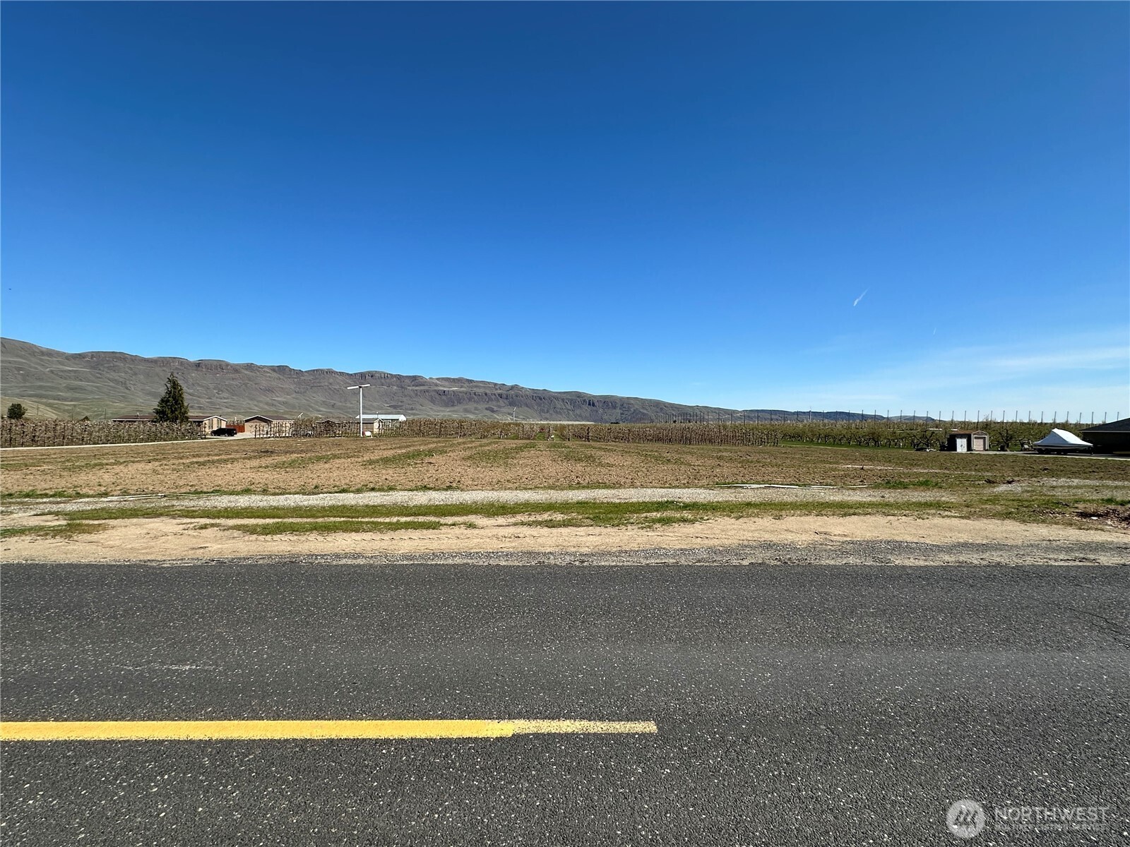 565 S Van Well Avenue Property Photo 7