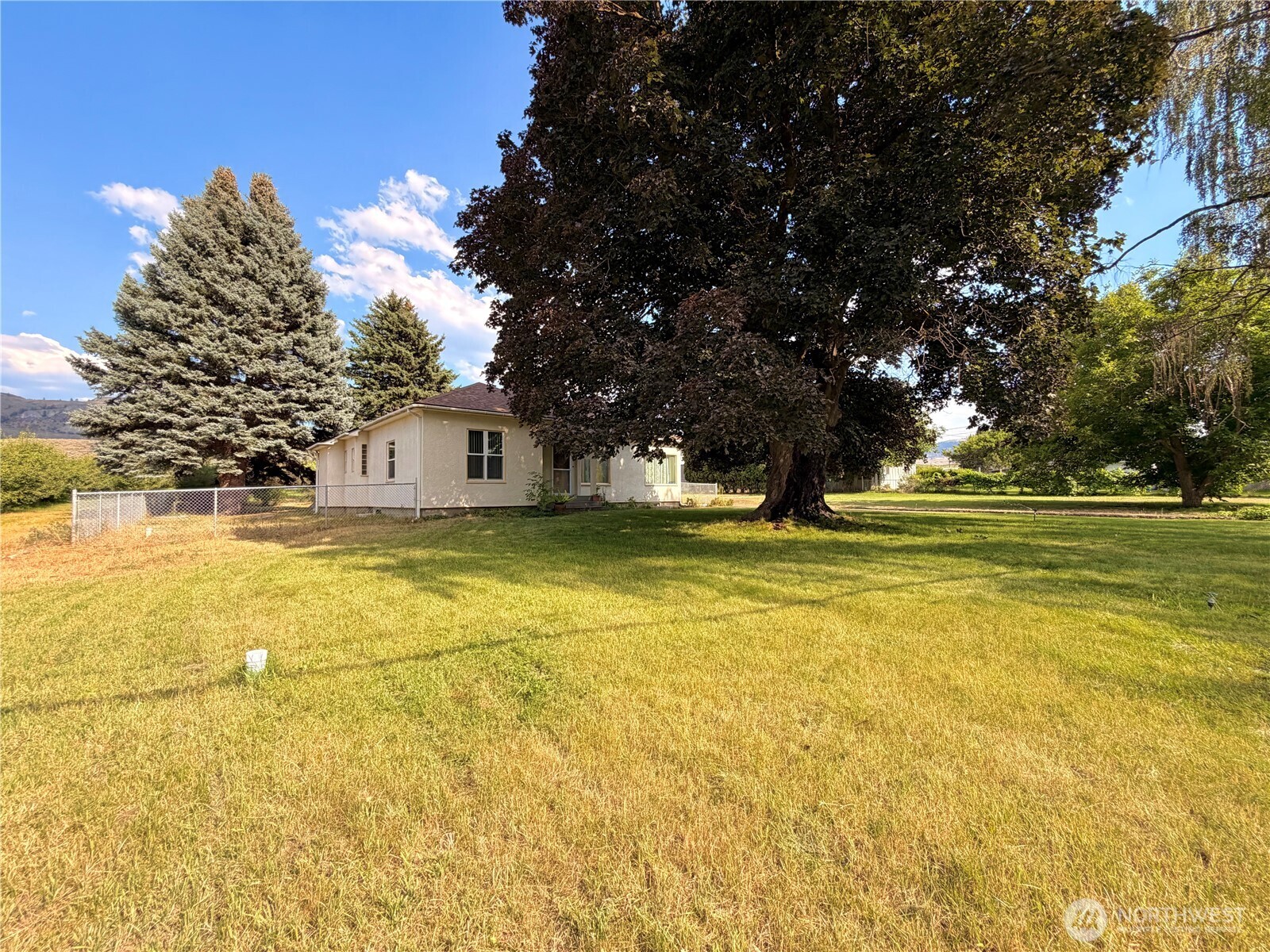 31644 Hwy 97 Property Photo 3