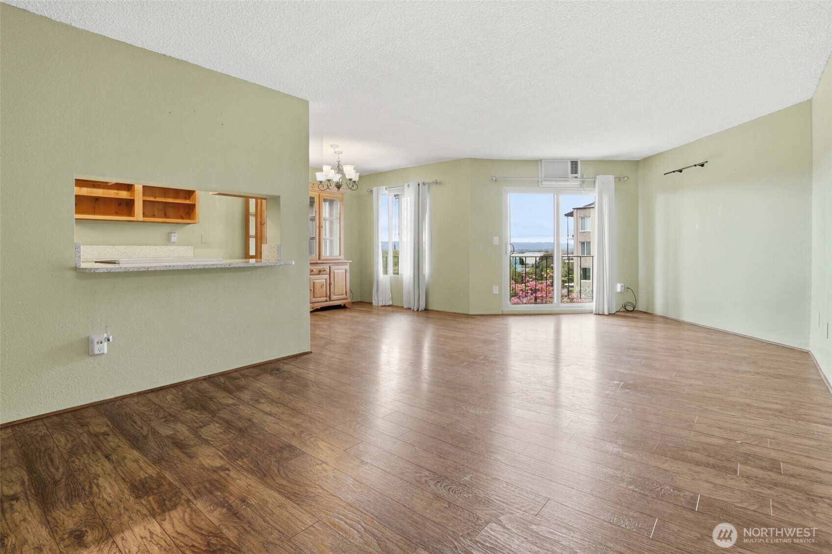 5585 E Evergreen Boulevard 5305 Property Photo 4