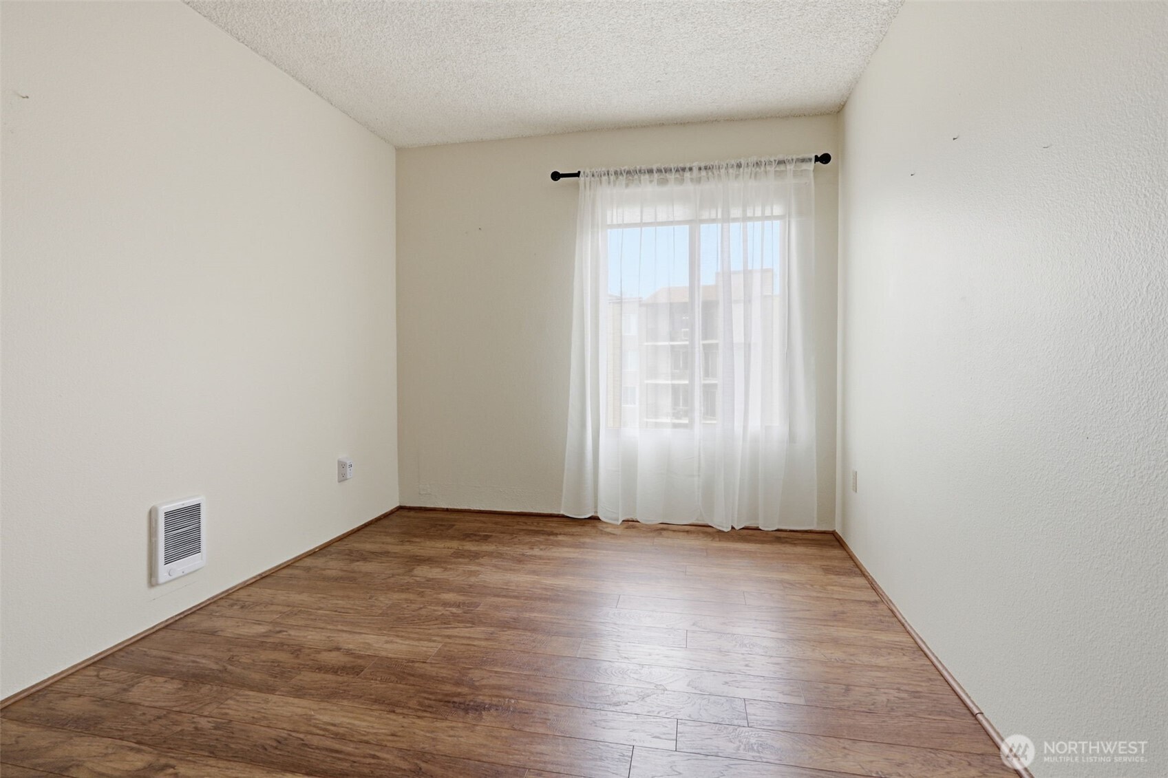 5585 E Evergreen Boulevard 5305 Property Photo 10