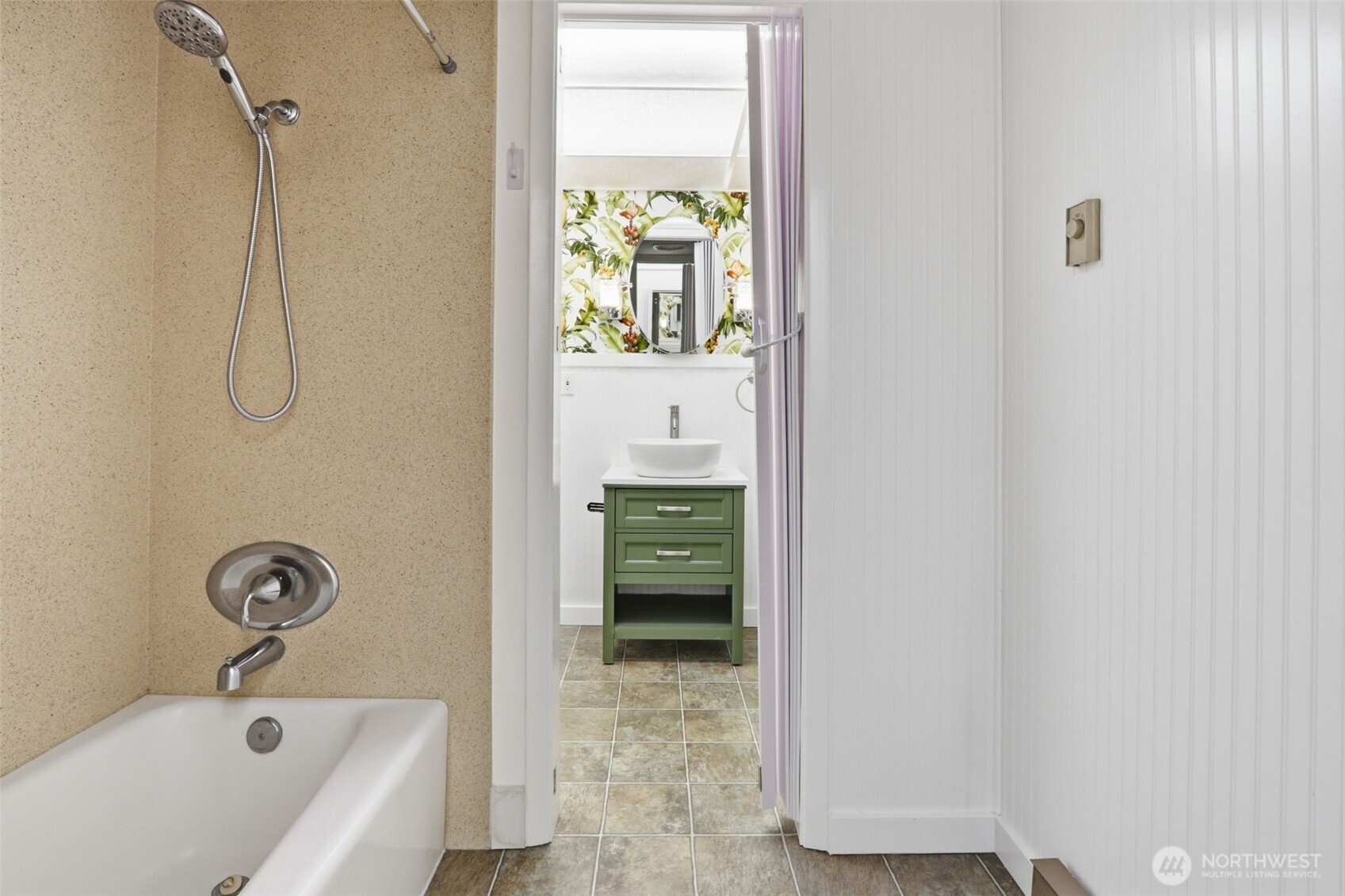 5585 E Evergreen Boulevard 5305 Property Photo 14