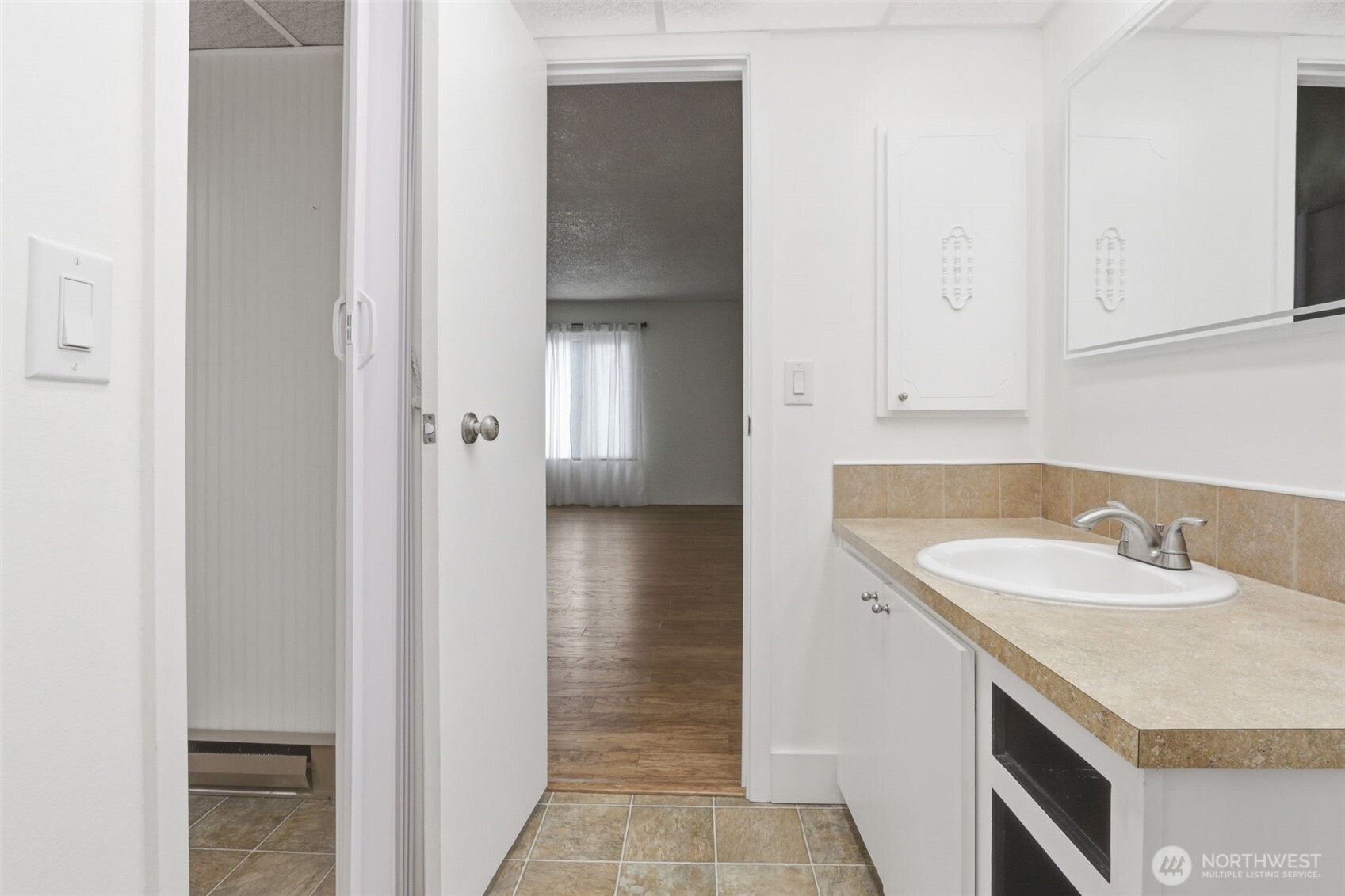5585 E Evergreen Boulevard 5305 Property Photo 16