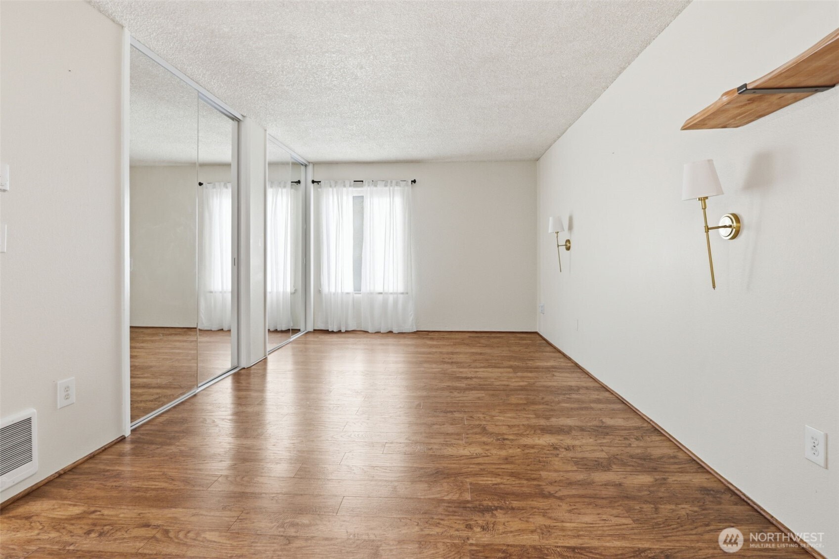 5585 E Evergreen Boulevard 5305 Property Photo 17