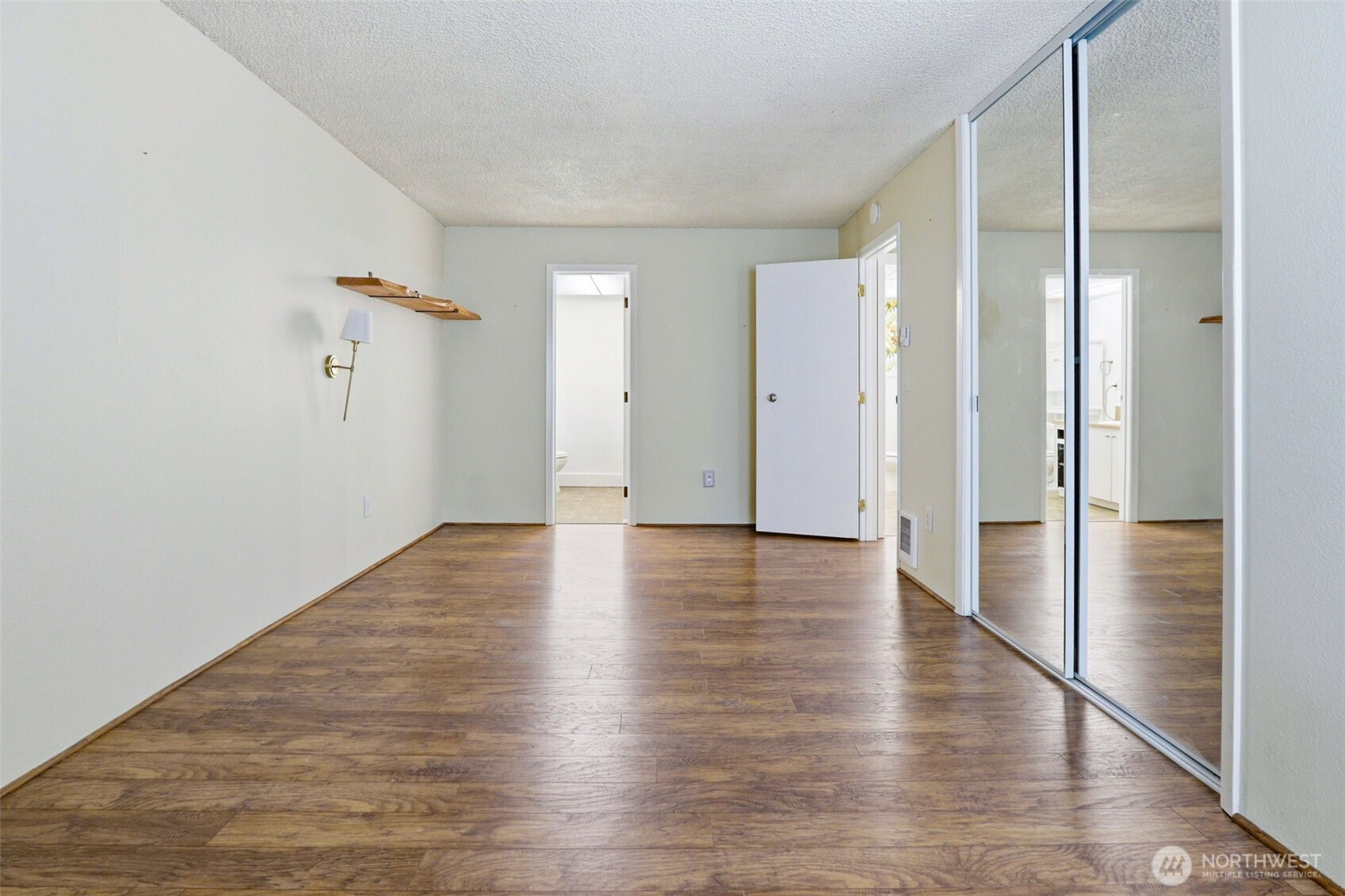 5585 E Evergreen Boulevard 5305 Property Photo 18