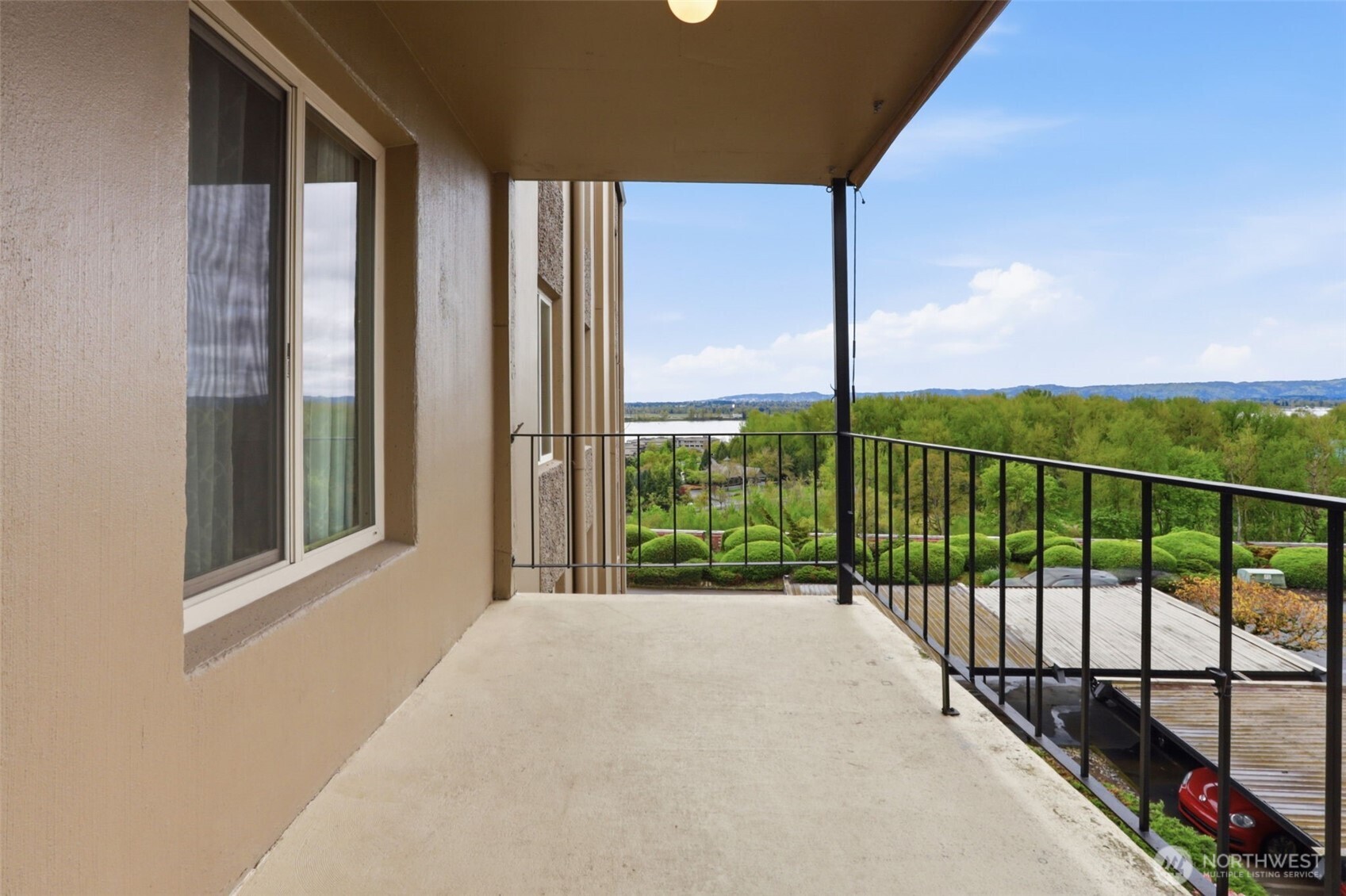 5585 E Evergreen Boulevard 5305 Property Photo 19