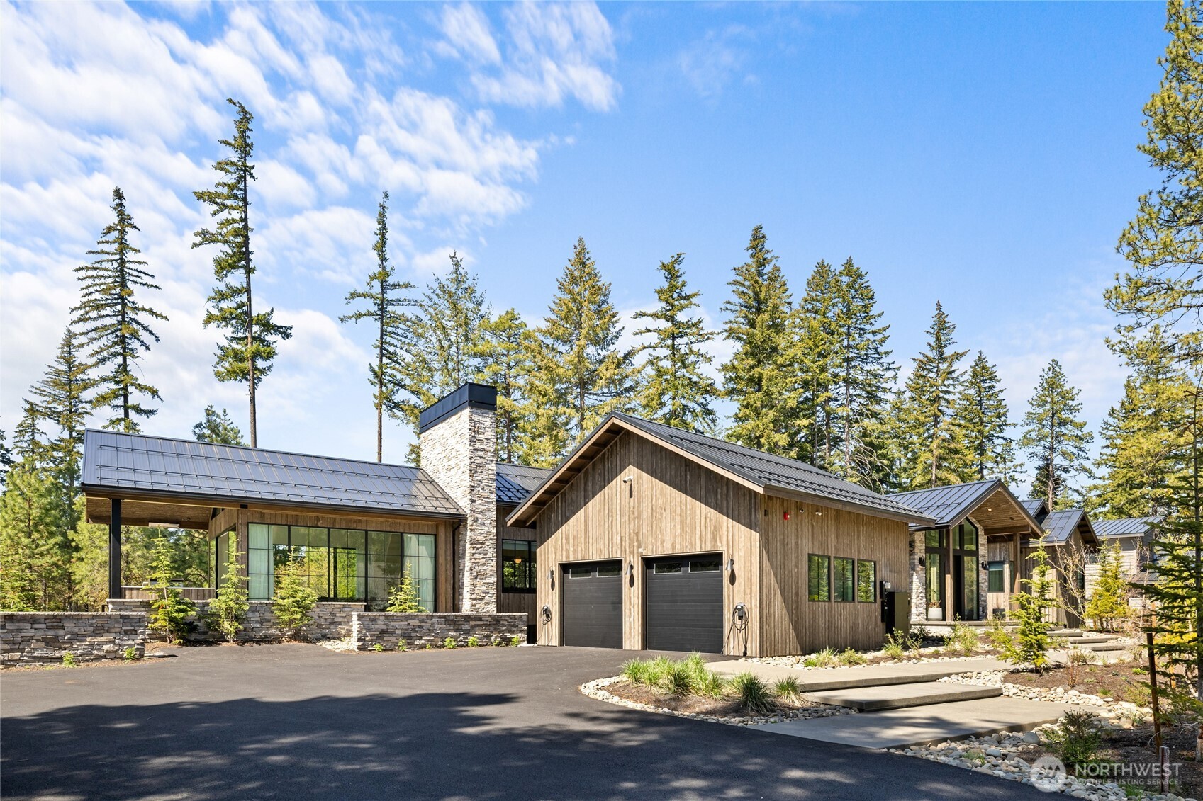 1501 Kokanee Loop Property Photo 2