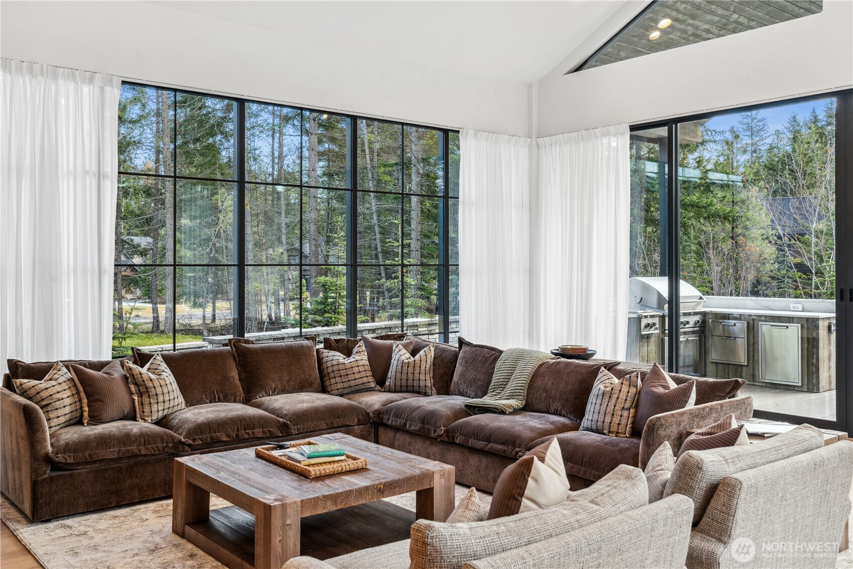 1501 Kokanee Loop Property Photo 9