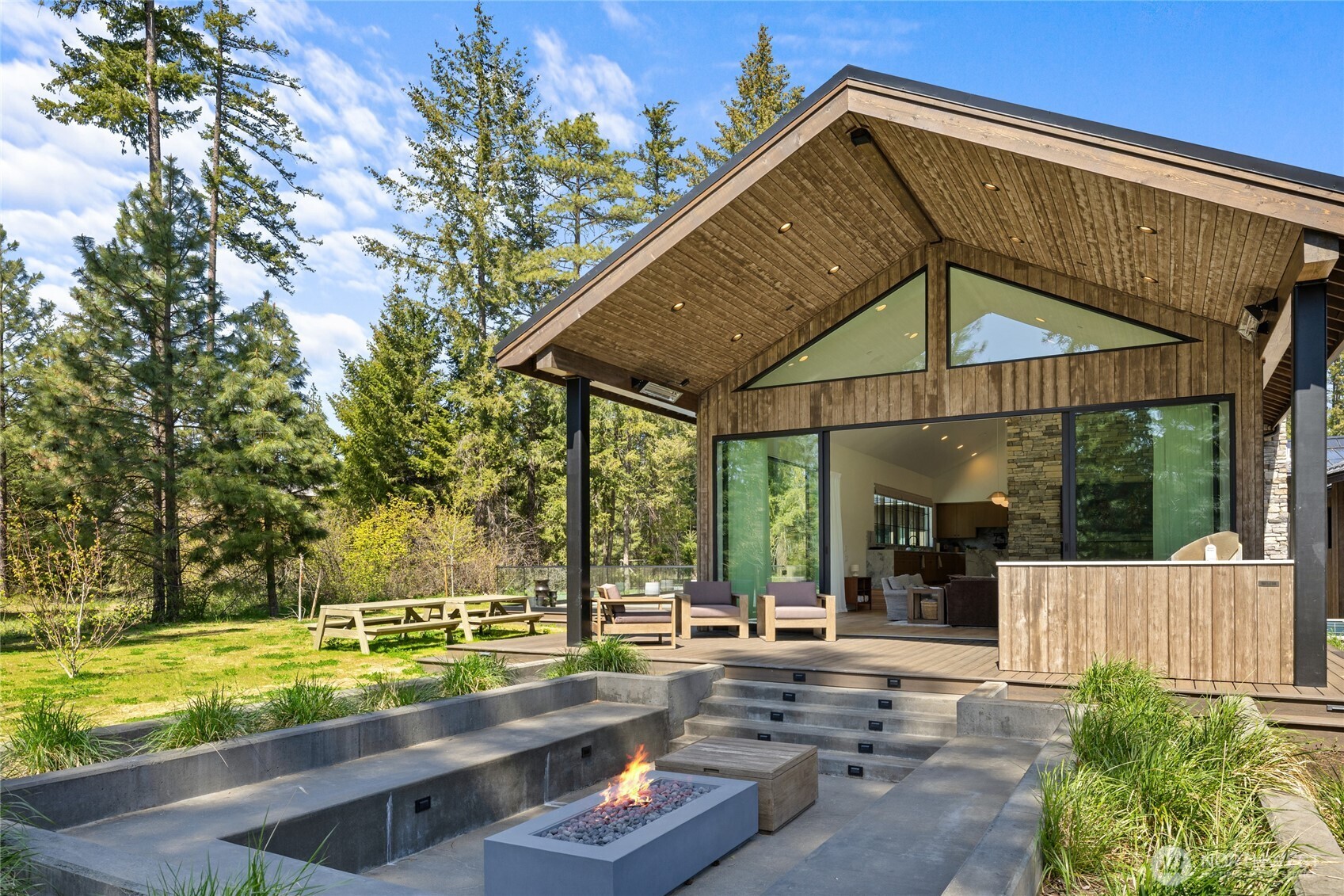 1501 Kokanee Loop Property Photo 28
