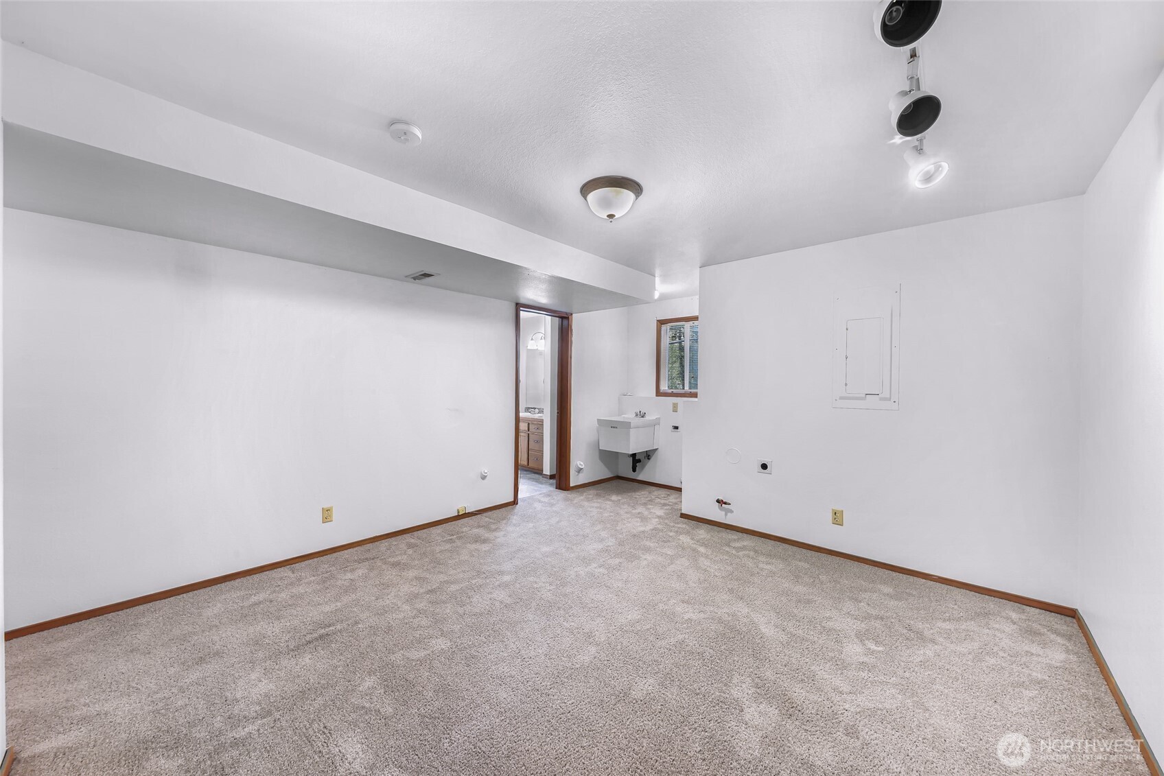 1356 Welling Rd Property Photo 35