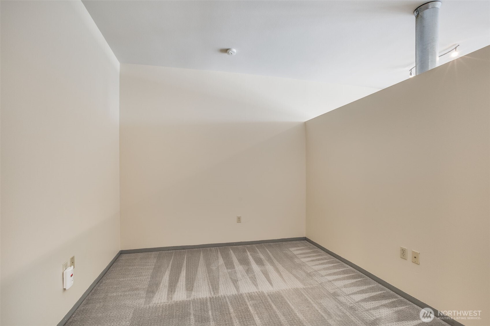 2717 Western Avenue 8020 Property Photo 13