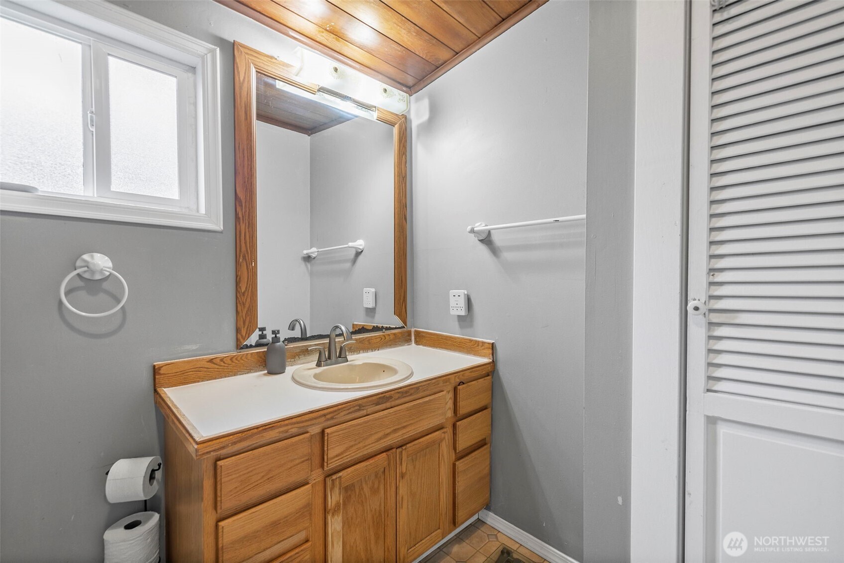 934 N 100th Street Property Photo 13