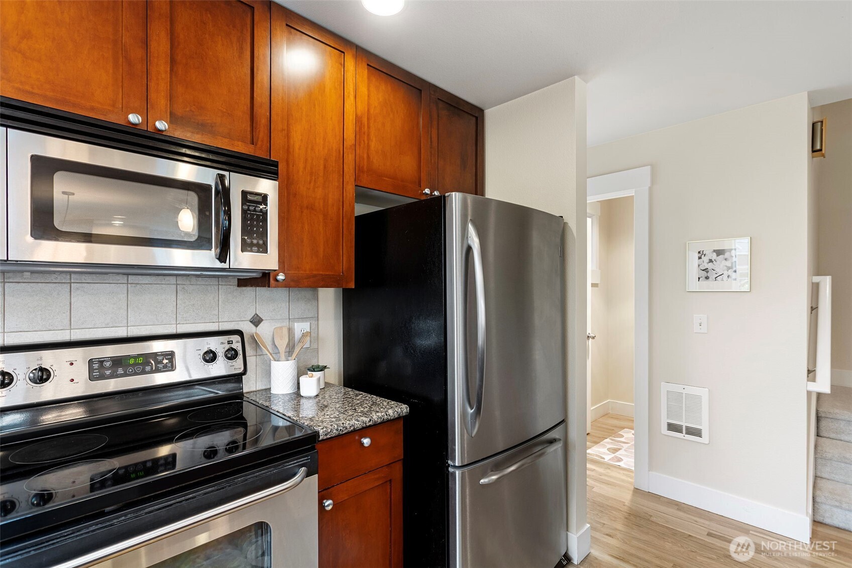 9501 Interlake Avenue Property Photo 14