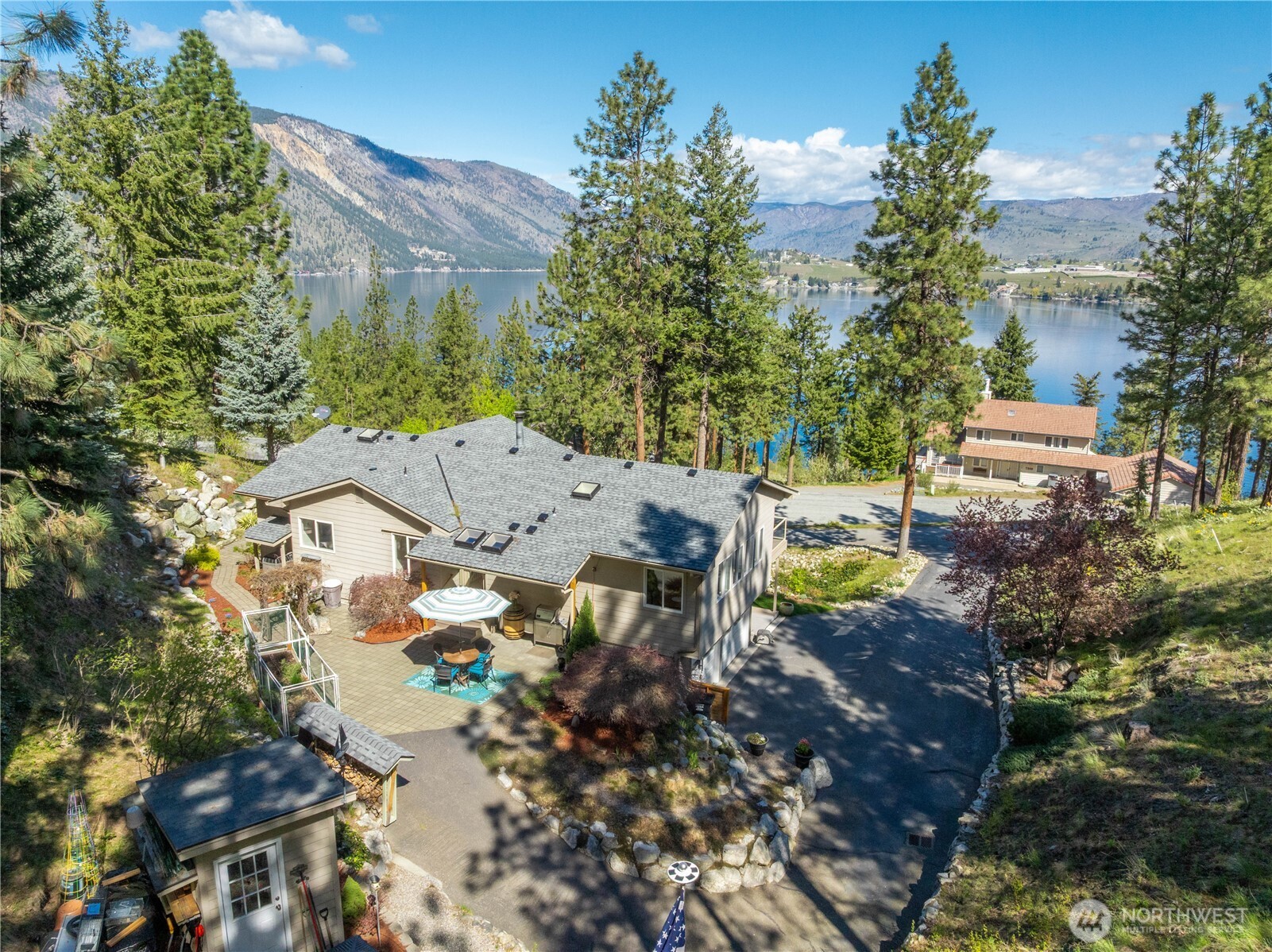 7379 Ridgeview Drive Property Photo 1