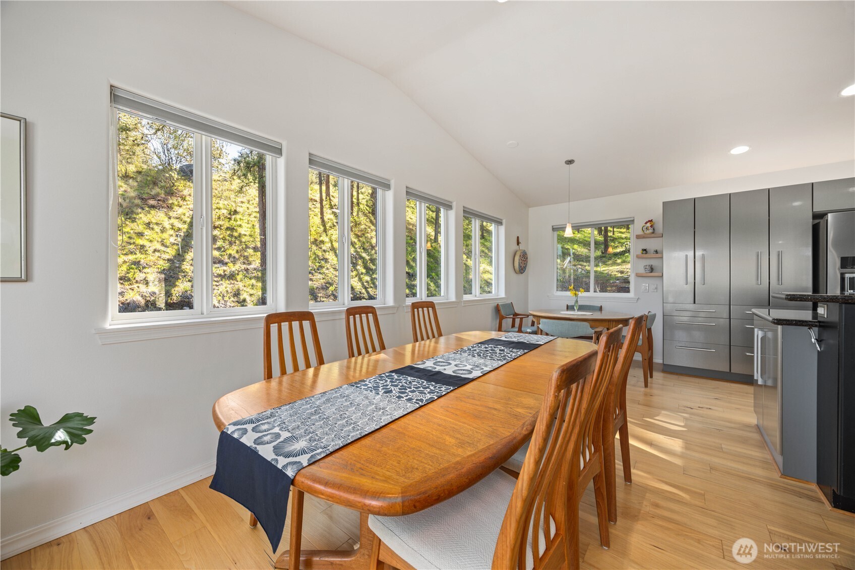 7379 Ridgeview Drive Property Photo 15