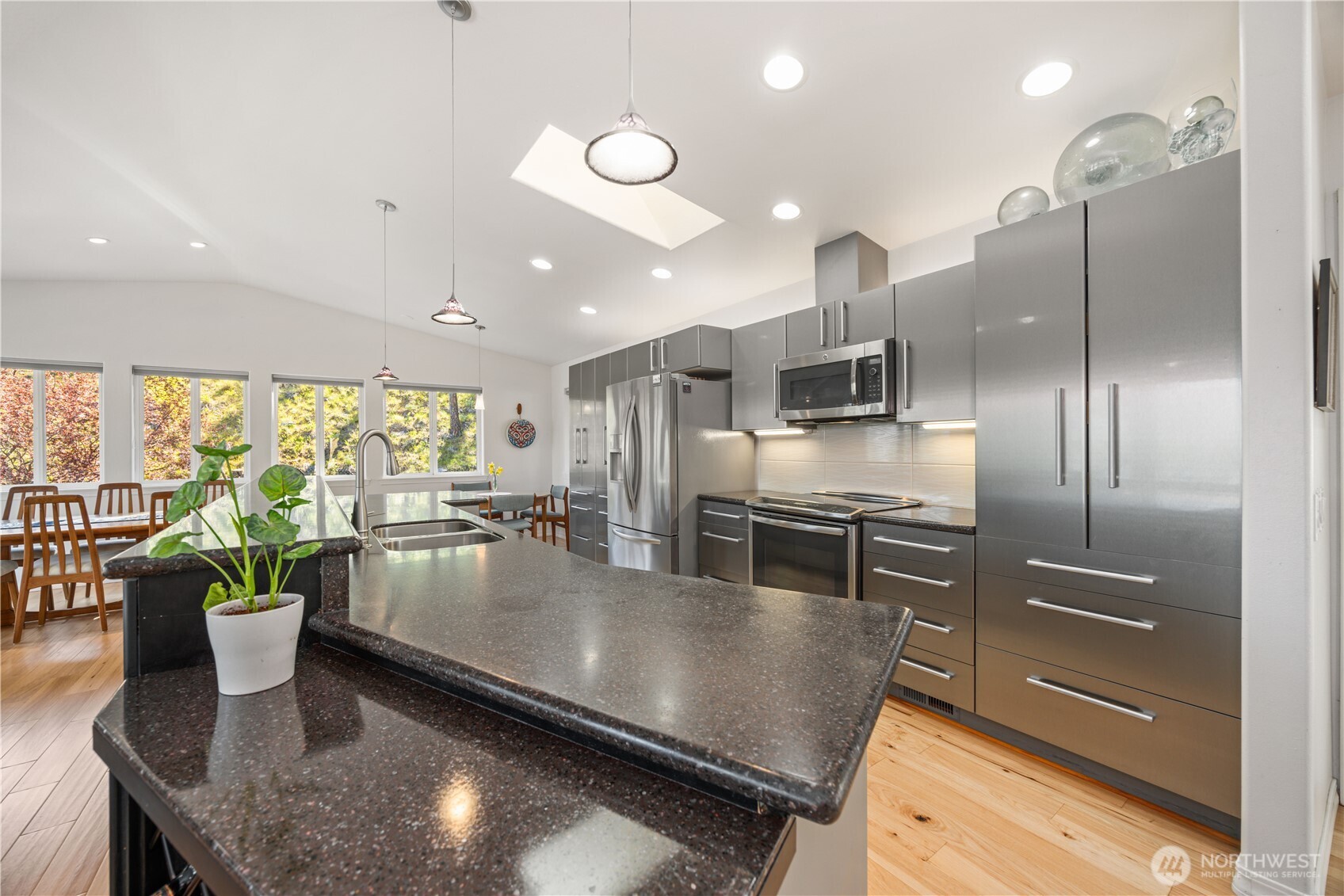 7379 Ridgeview Drive Property Photo 18