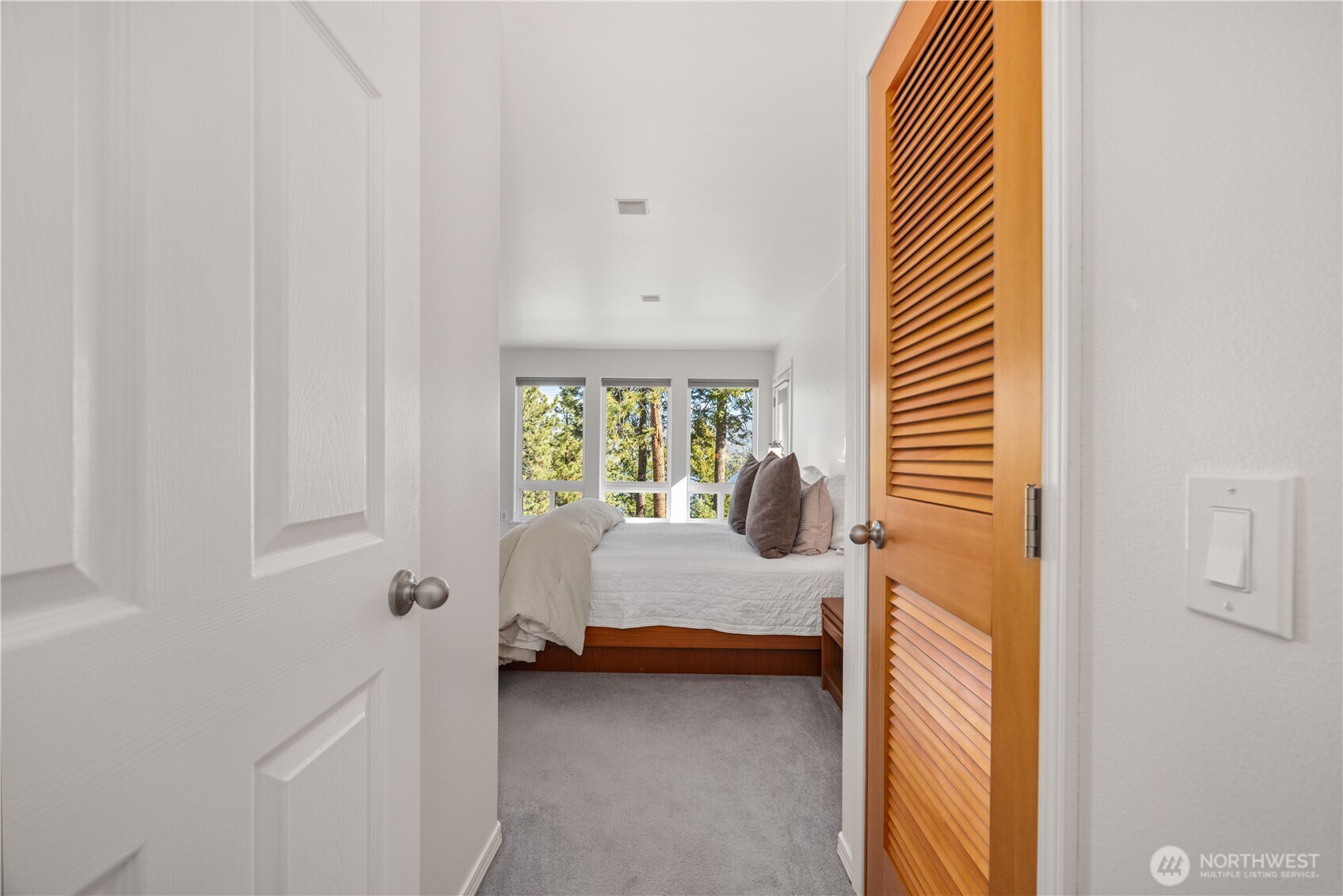 7379 Ridgeview Drive Property Photo 19