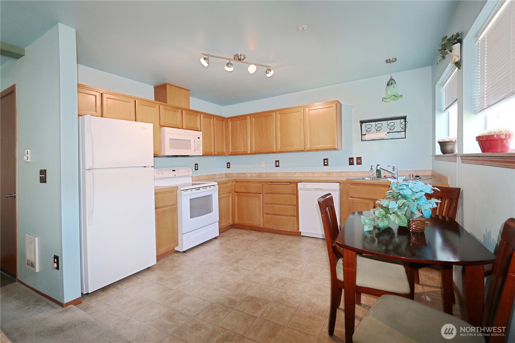 1002 108th Street Ct 23 Property Photo 4