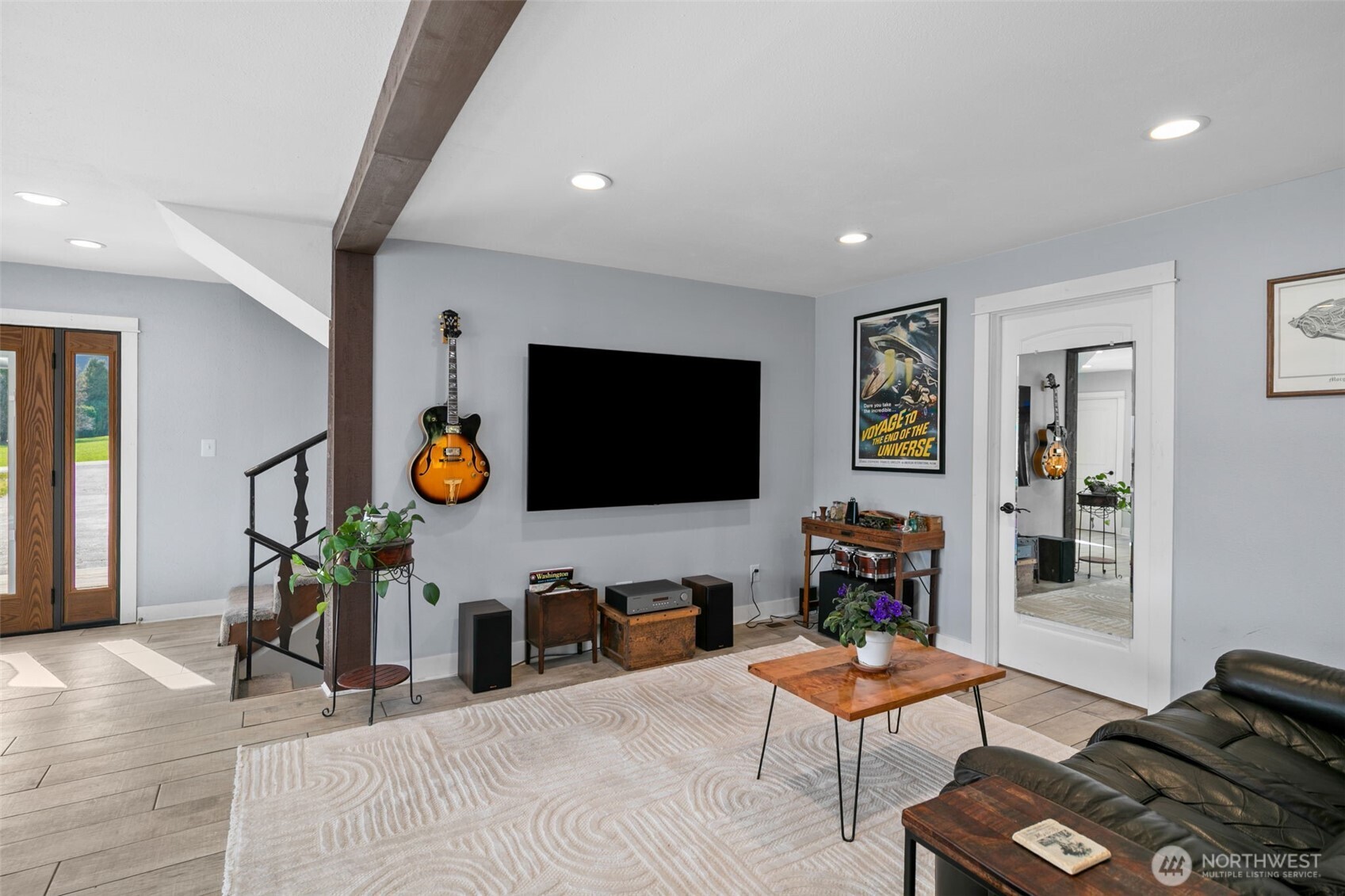 10285 Ski Hill Drive Property Photo 4