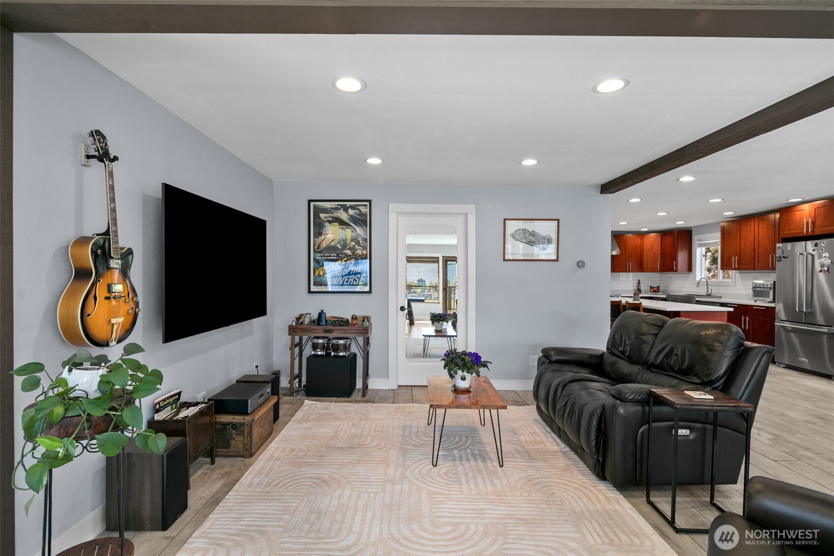 10285 Ski Hill Drive Property Photo 6