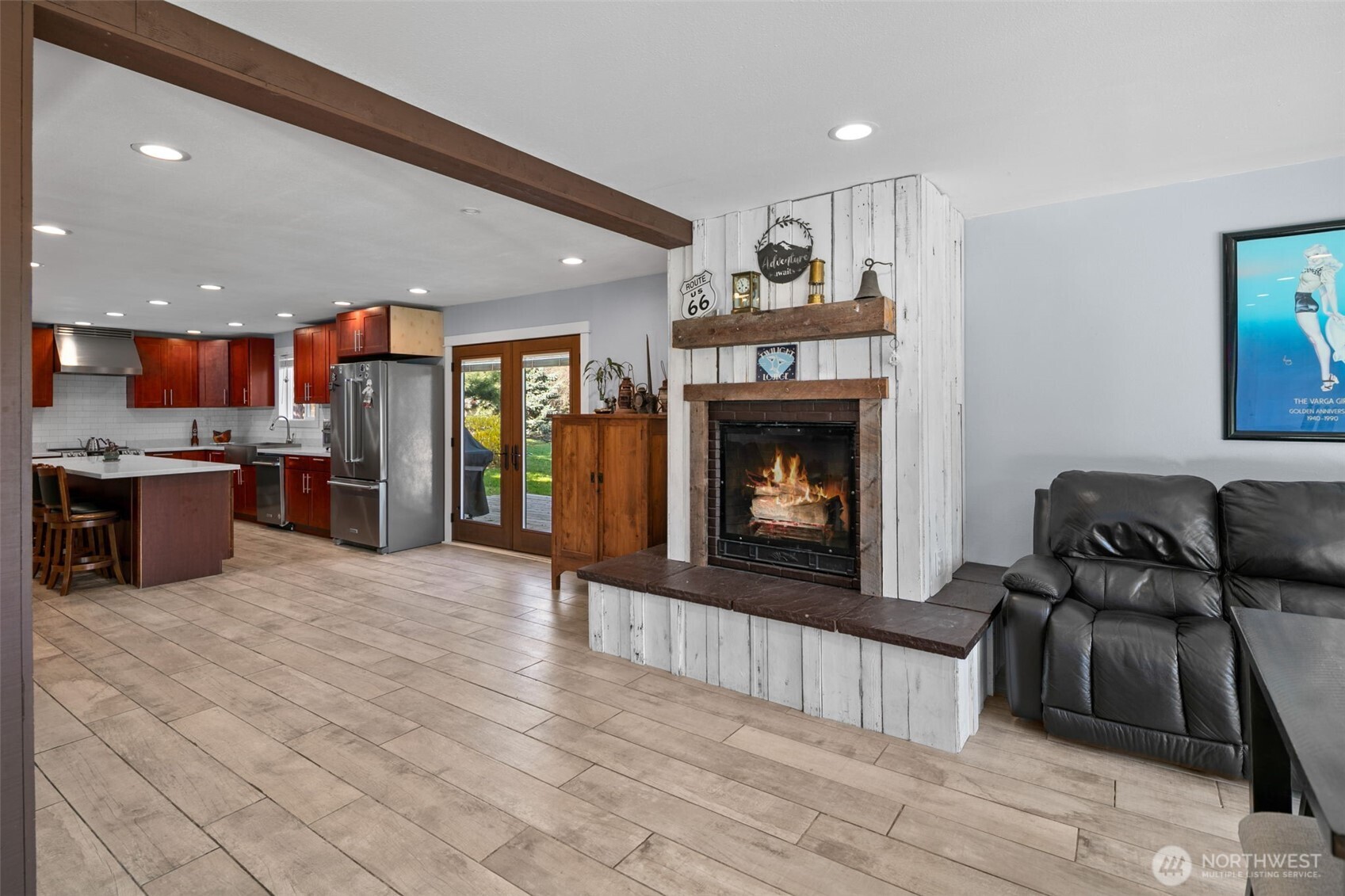 10285 Ski Hill Drive Property Photo 9