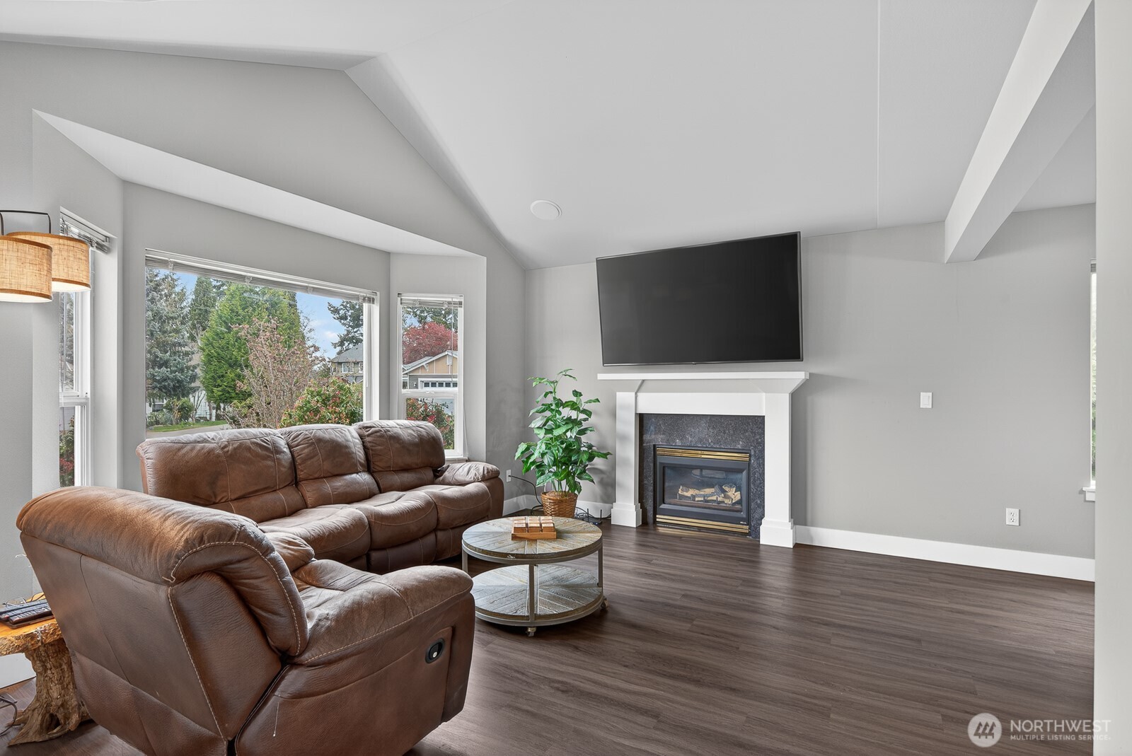 2215 37th Court Property Photo 6
